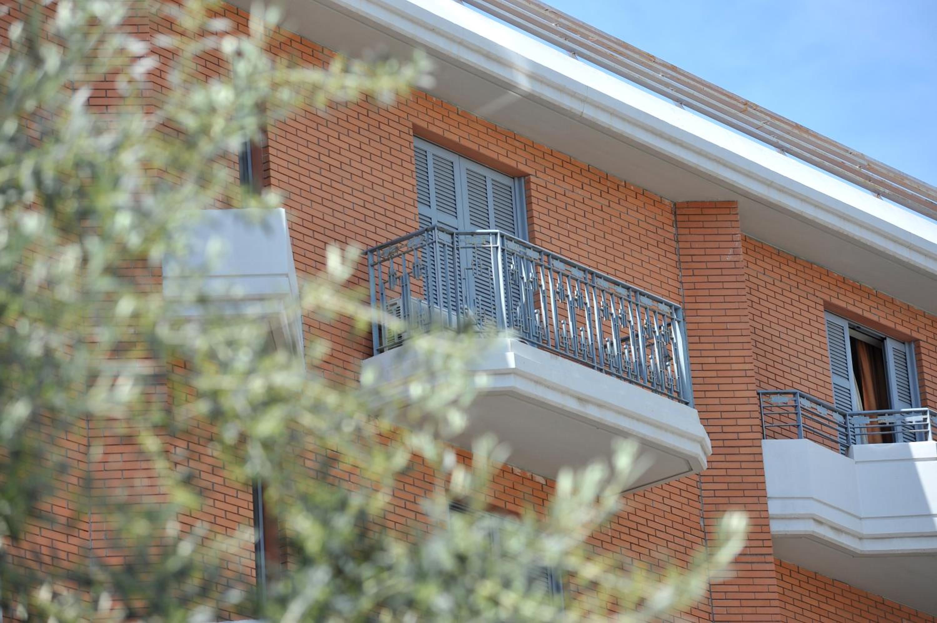 Athens Atrium Hotel & Jacuzzi Suites