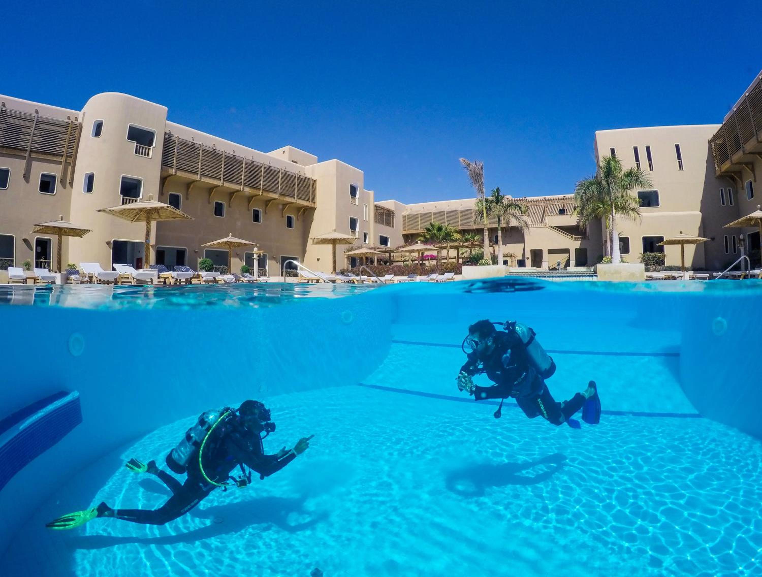 The Breakers Diving and Surfing Lodge Soma Bay