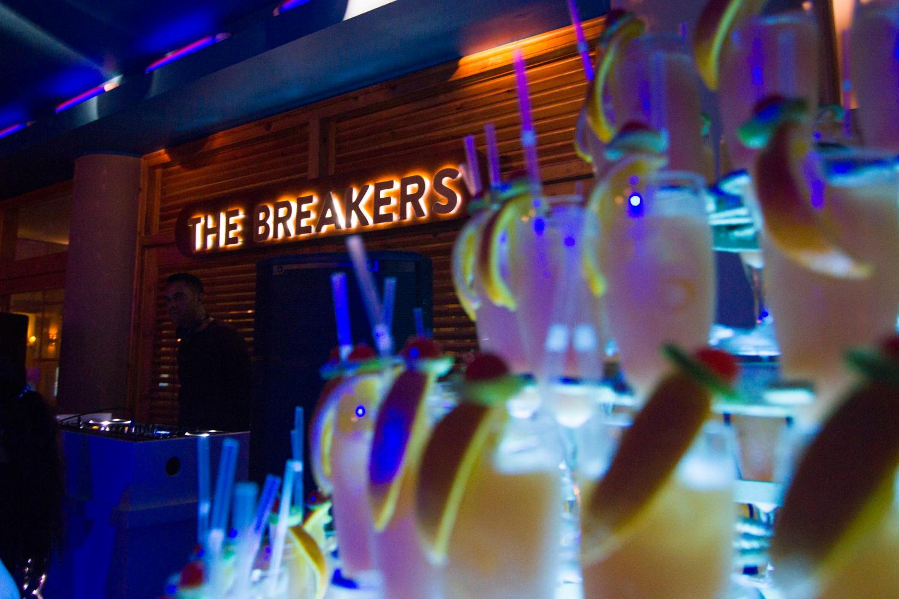 The Breakers Diving and Surfing Lodge Soma Bay
