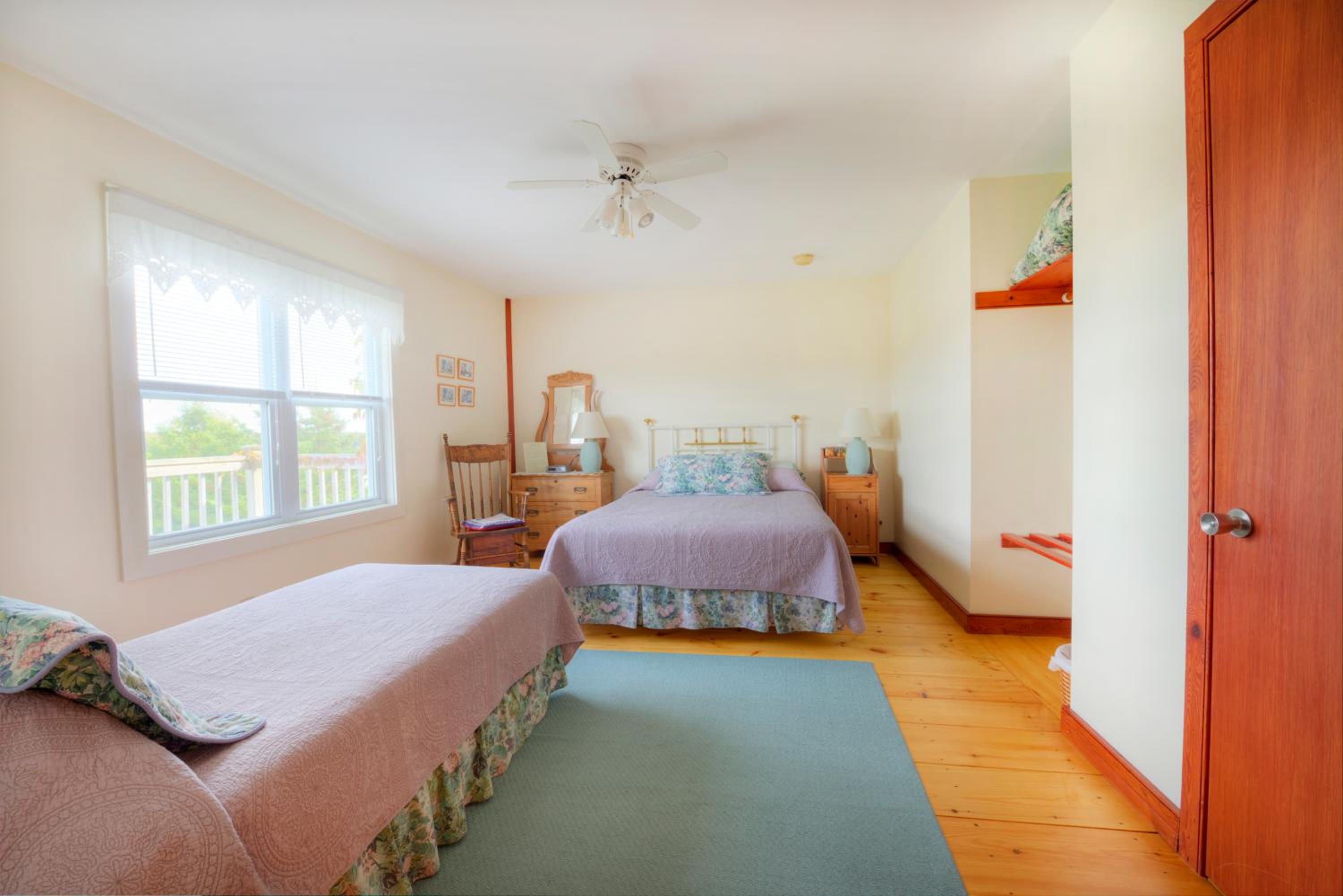Bayview Pines Country Inn B&B