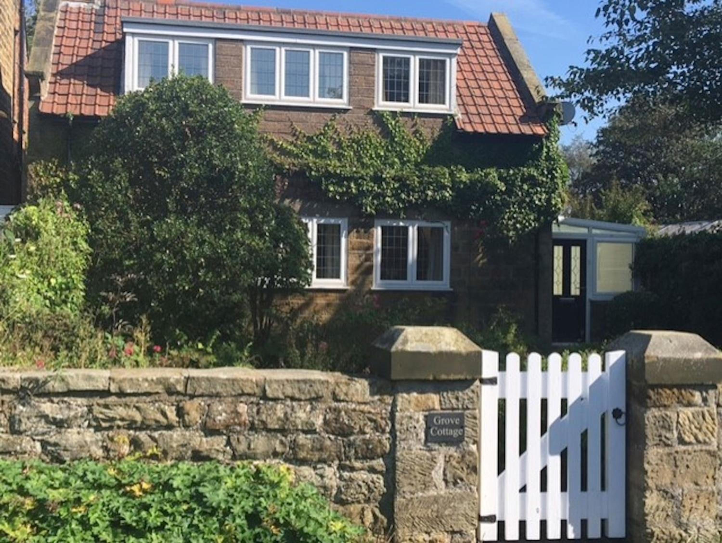 Scalby Grove Cottage view 3