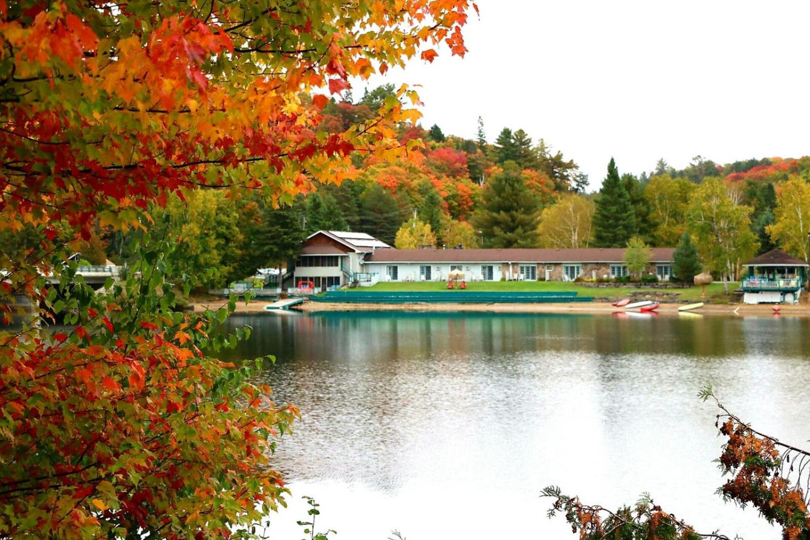 Algonquin Lakeside Inn