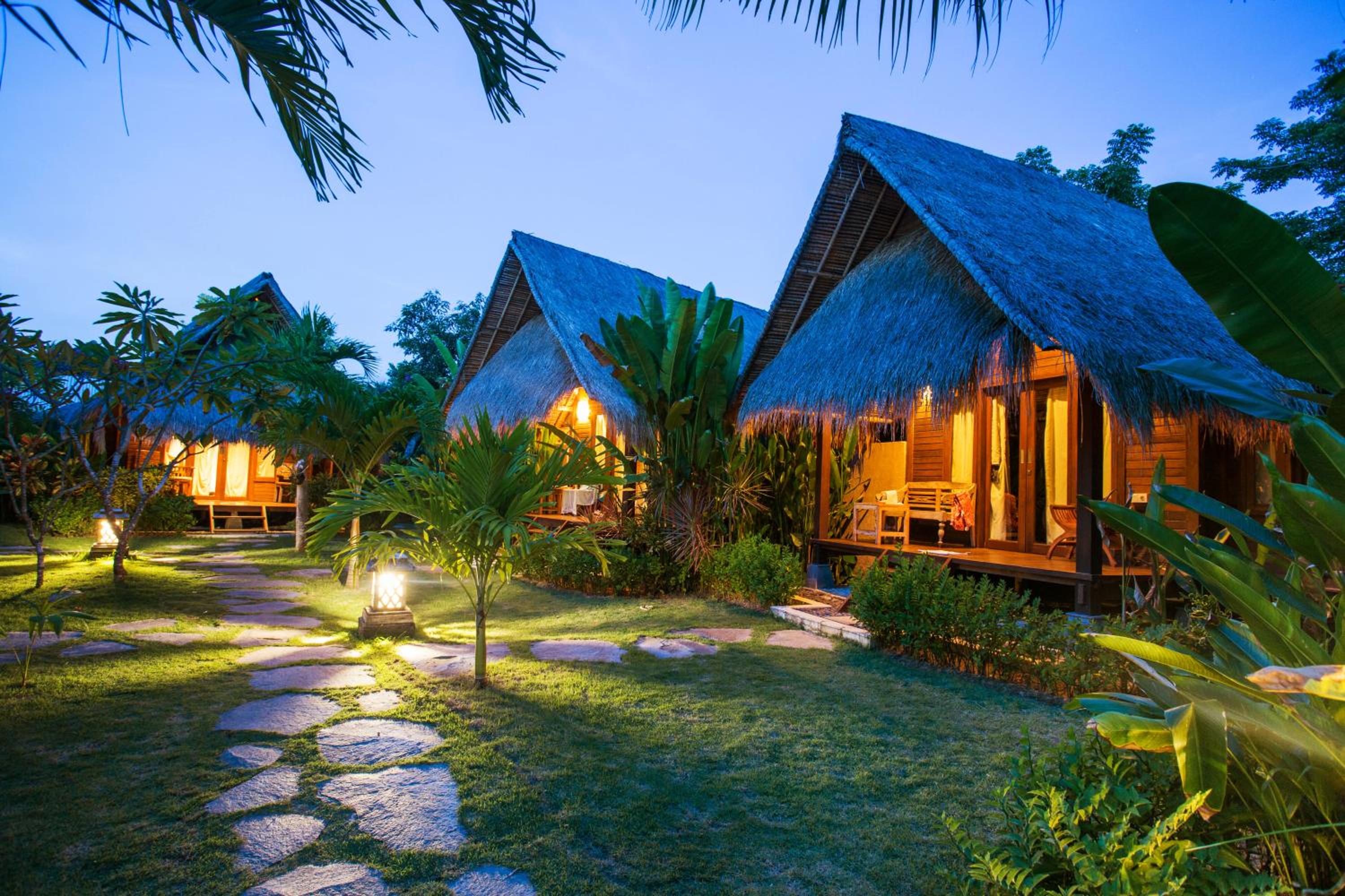 TS Hut Lembongan