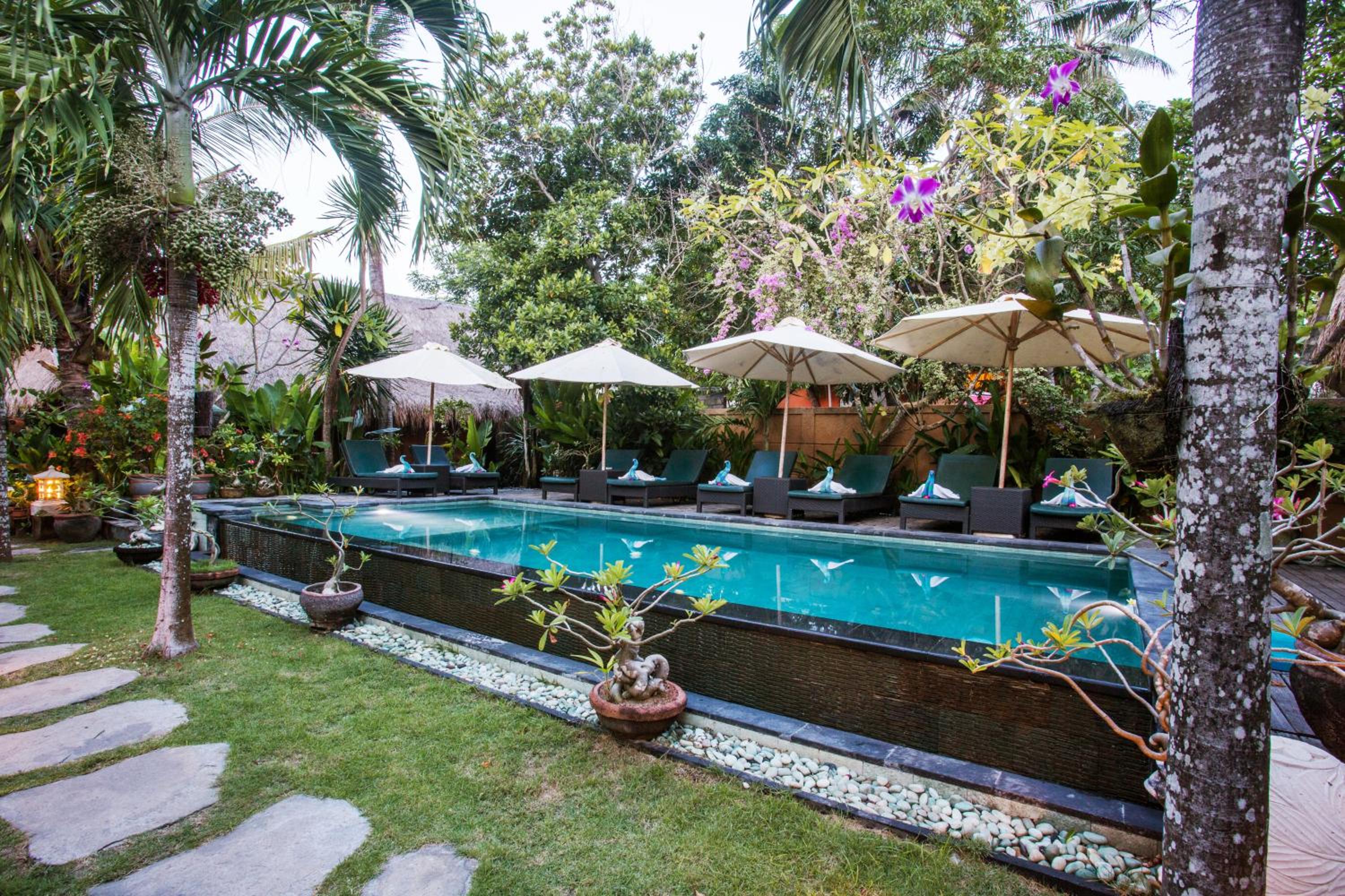 TS Hut Lembongan