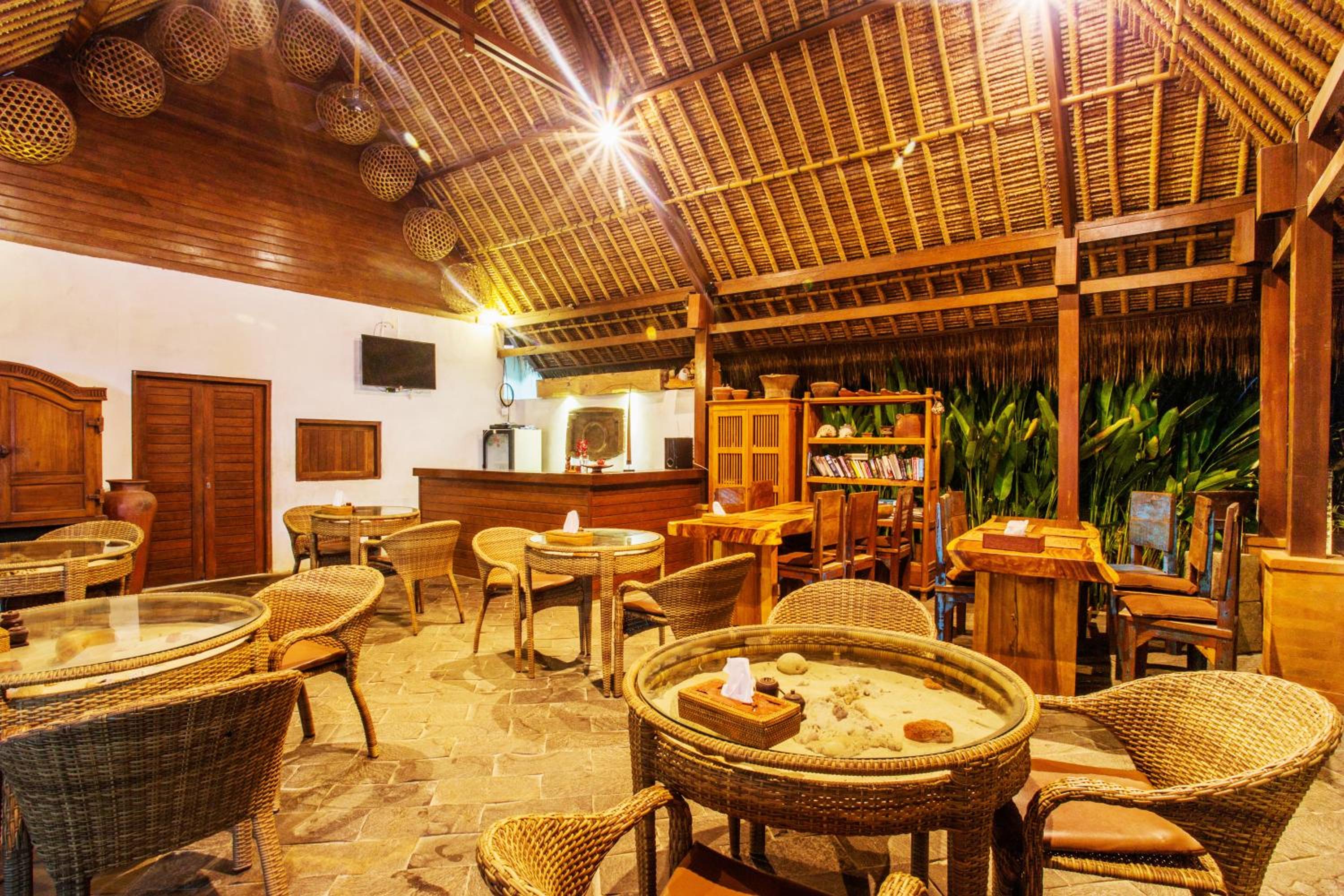 TS Hut Lembongan