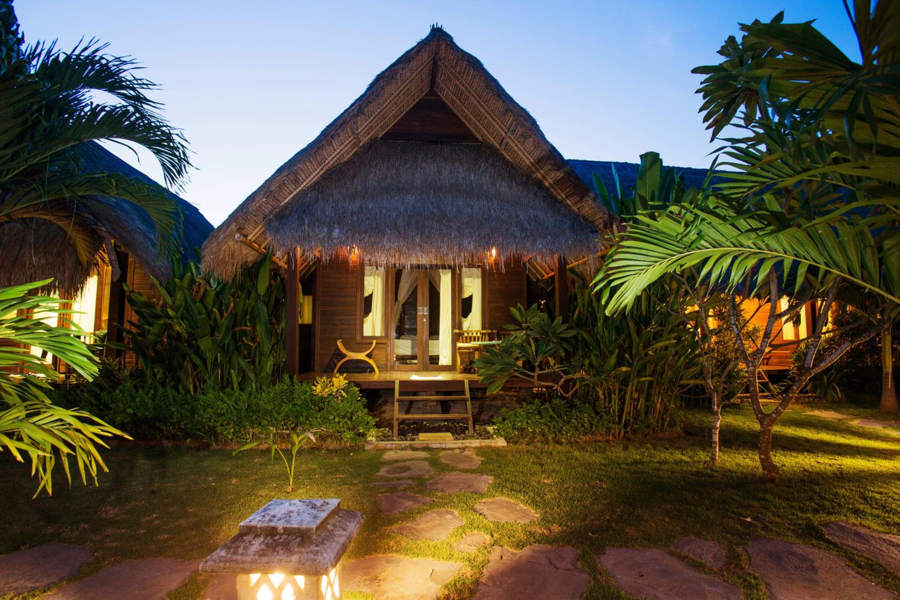 TS Hut Lembongan