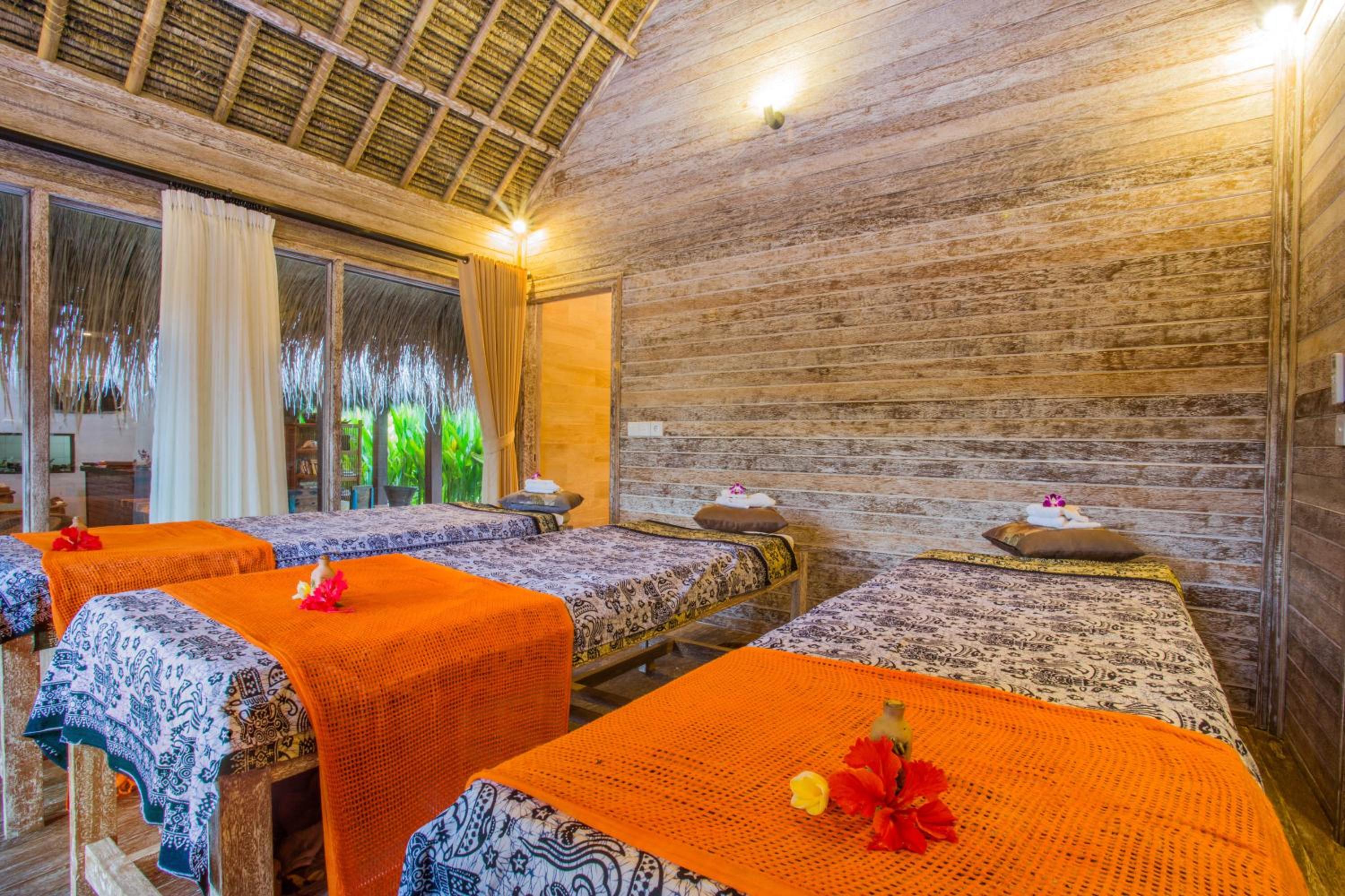 TS Hut Lembongan