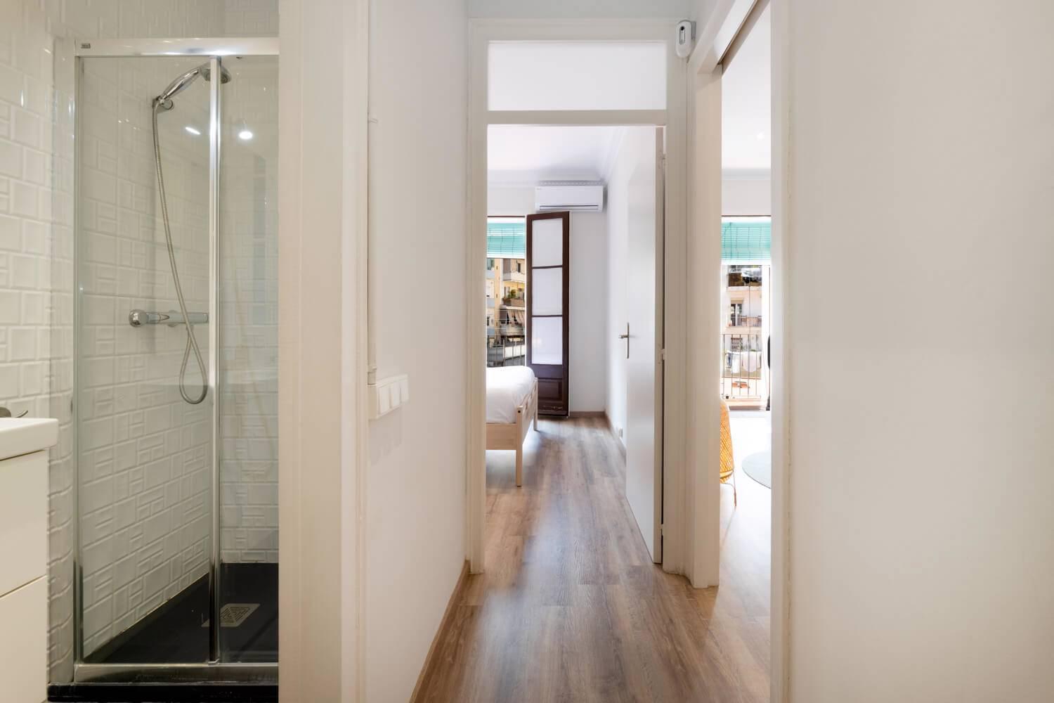 22PAR1006 Newly refurbished 2bed apartment in Paral