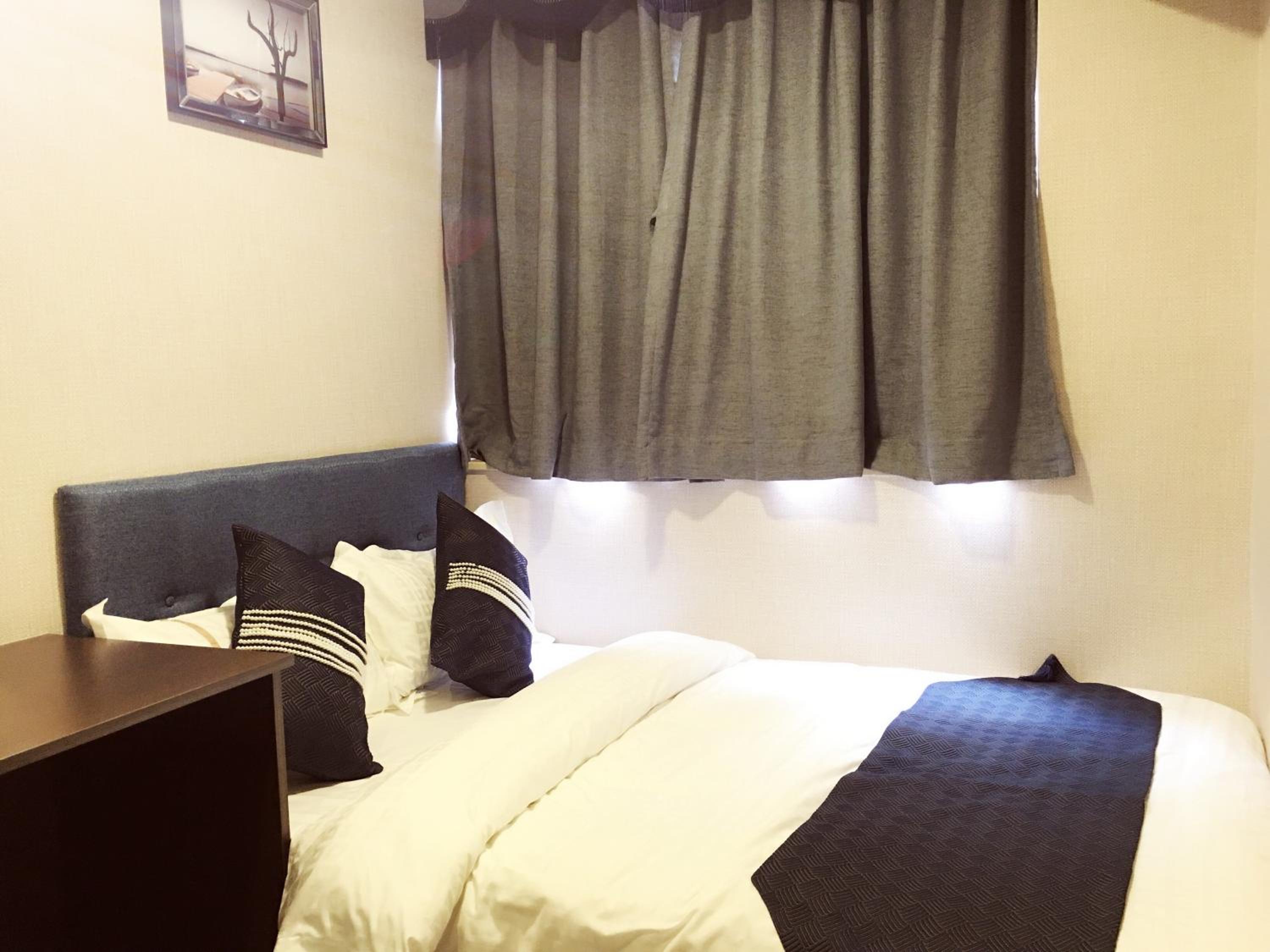 Seasons Hotel
