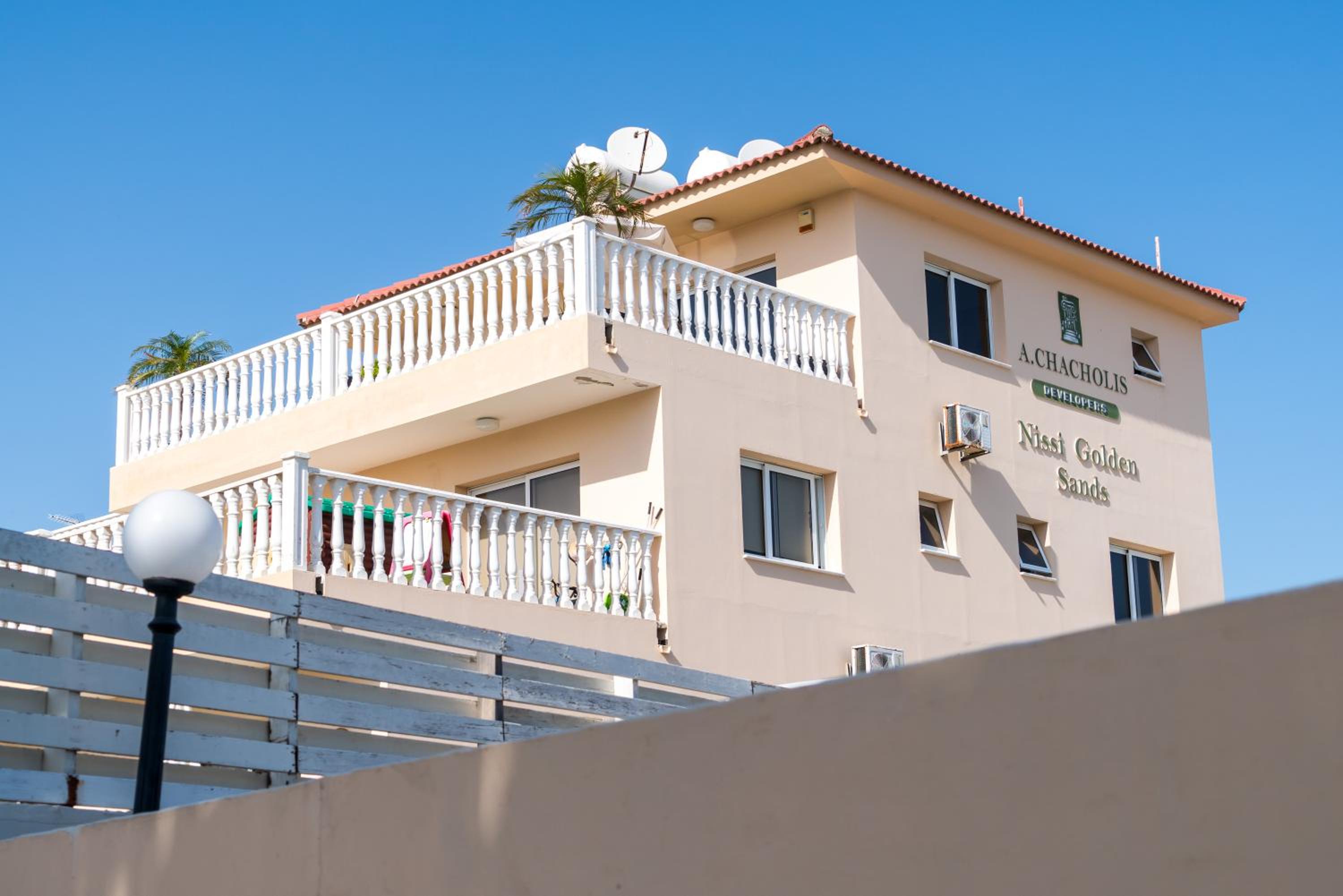 Nissi Golden Sands Paradi
