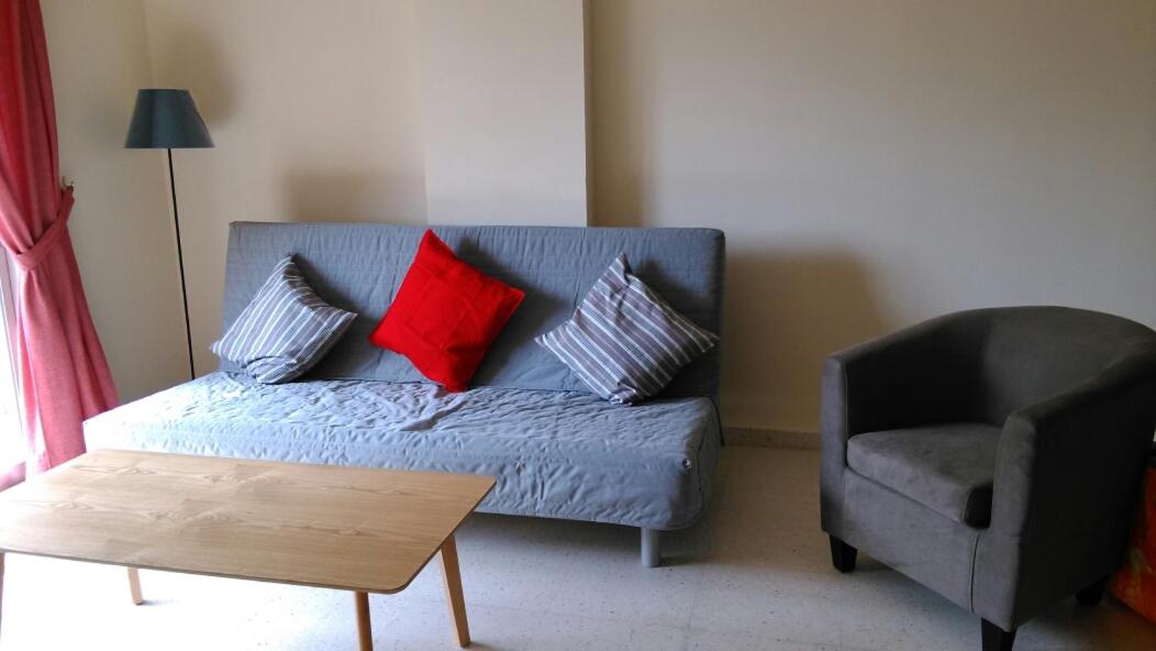 Modern City Center Apt