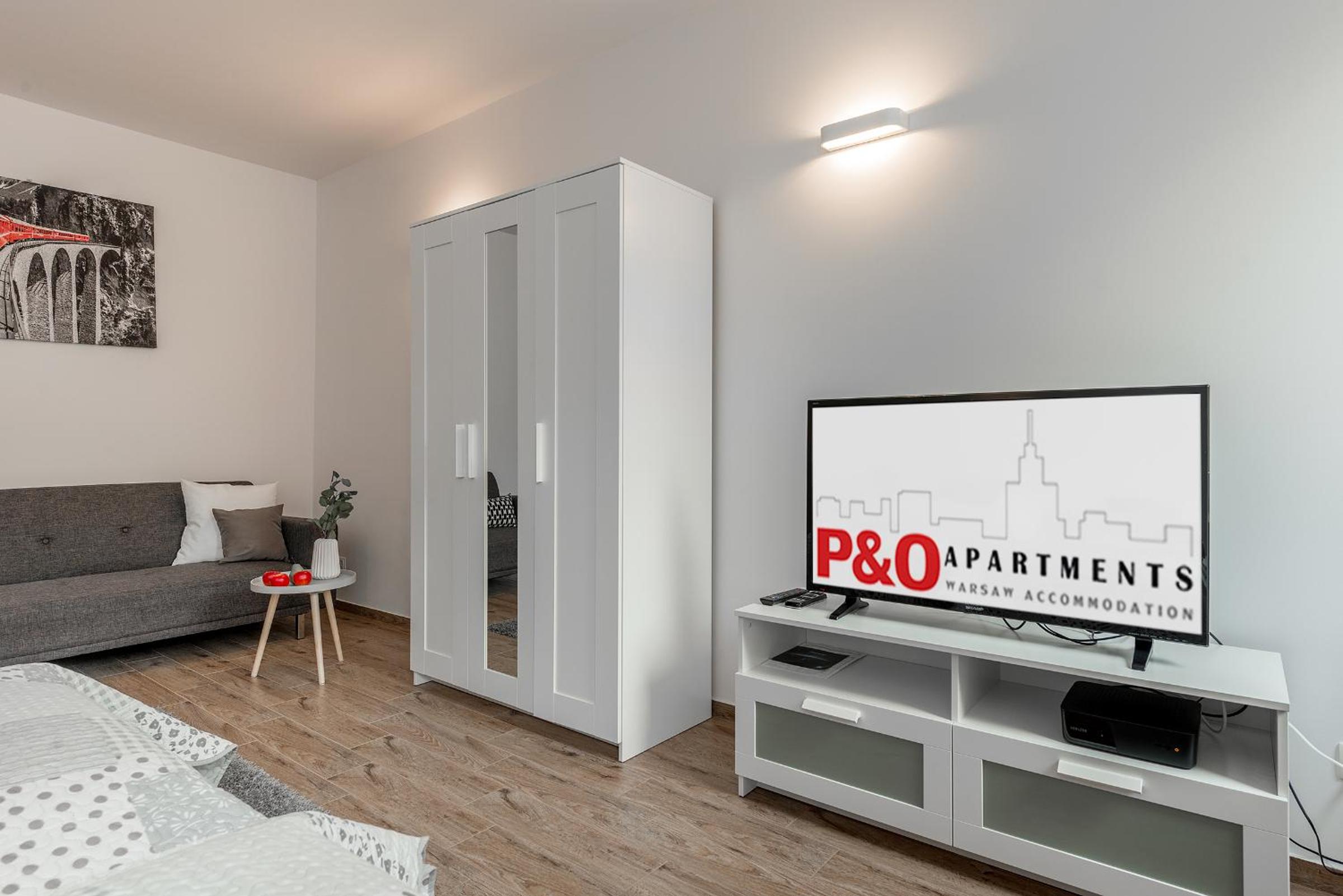 P&O Apartments Metro Politechnika on Zbawiciela Square