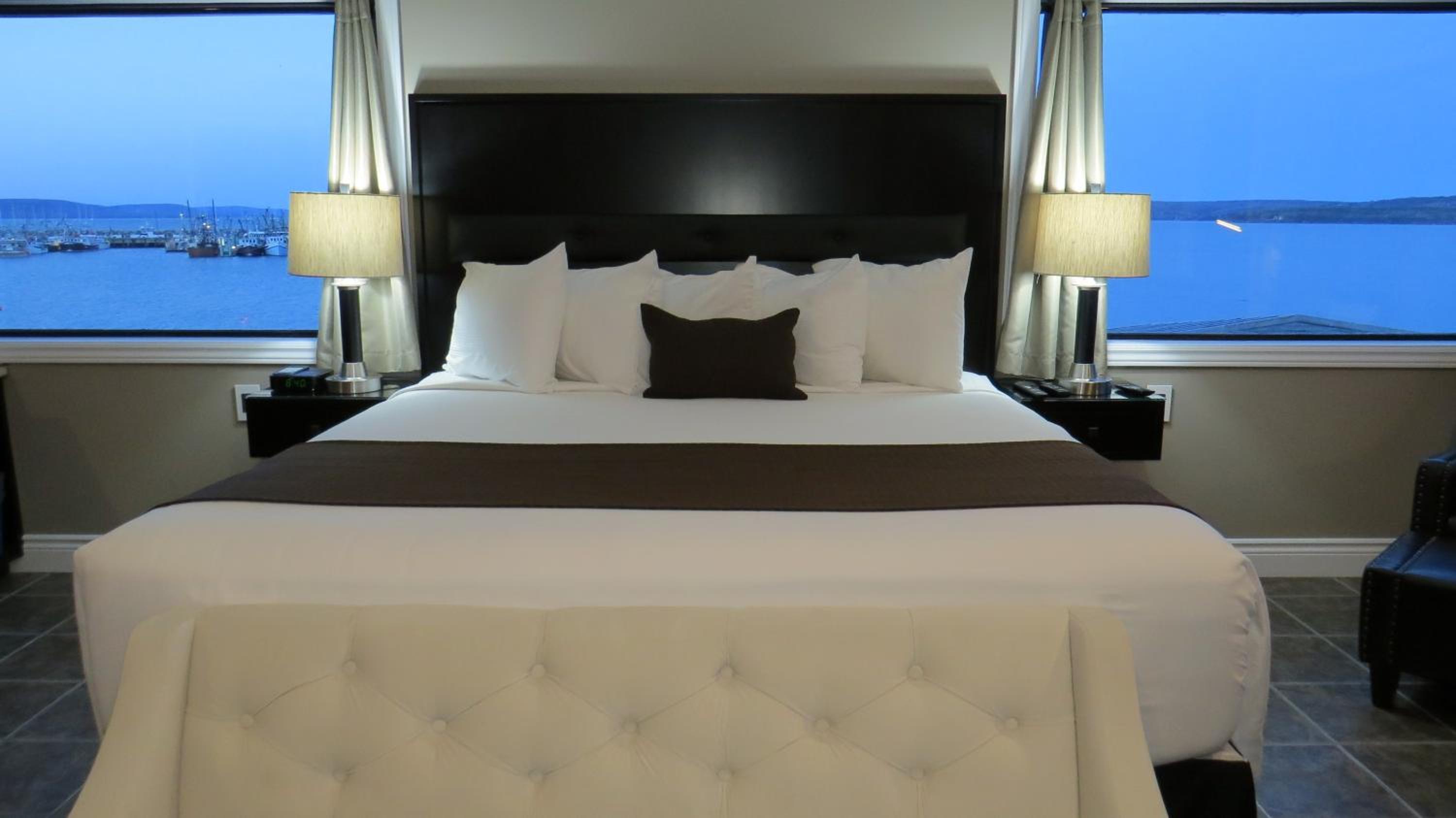 Dockside Suites