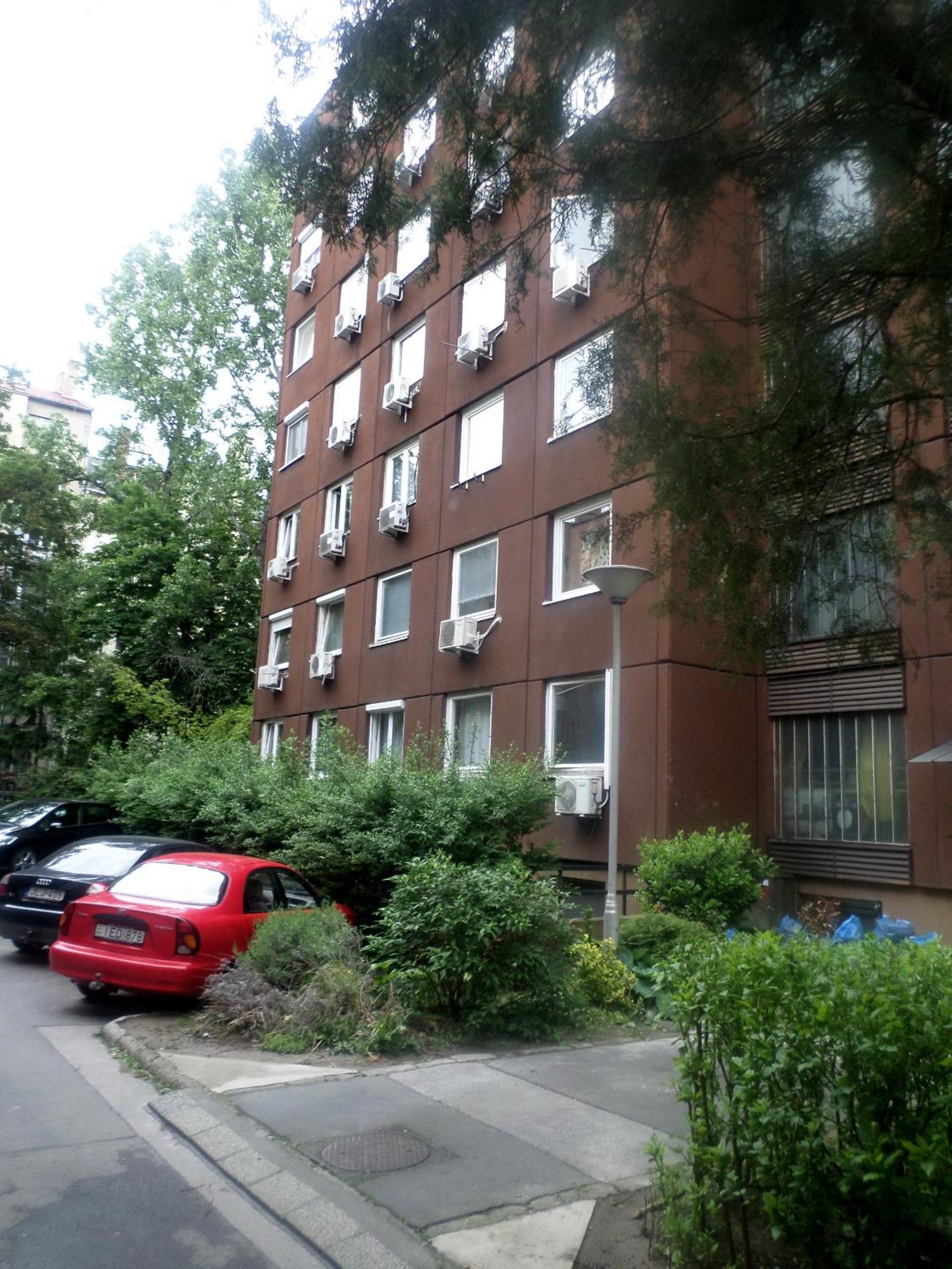 Apartments Leslie