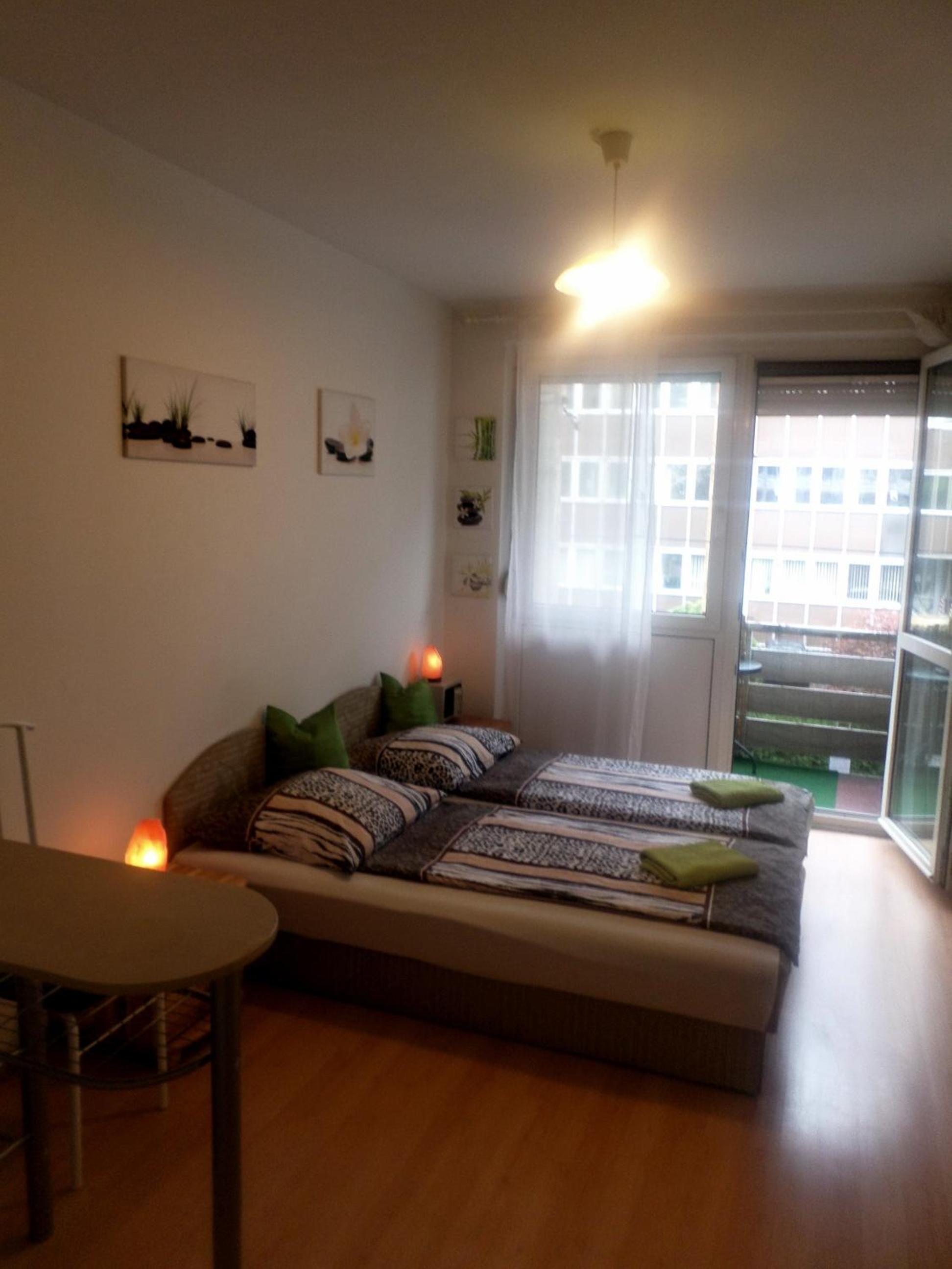 Apartments Leslie