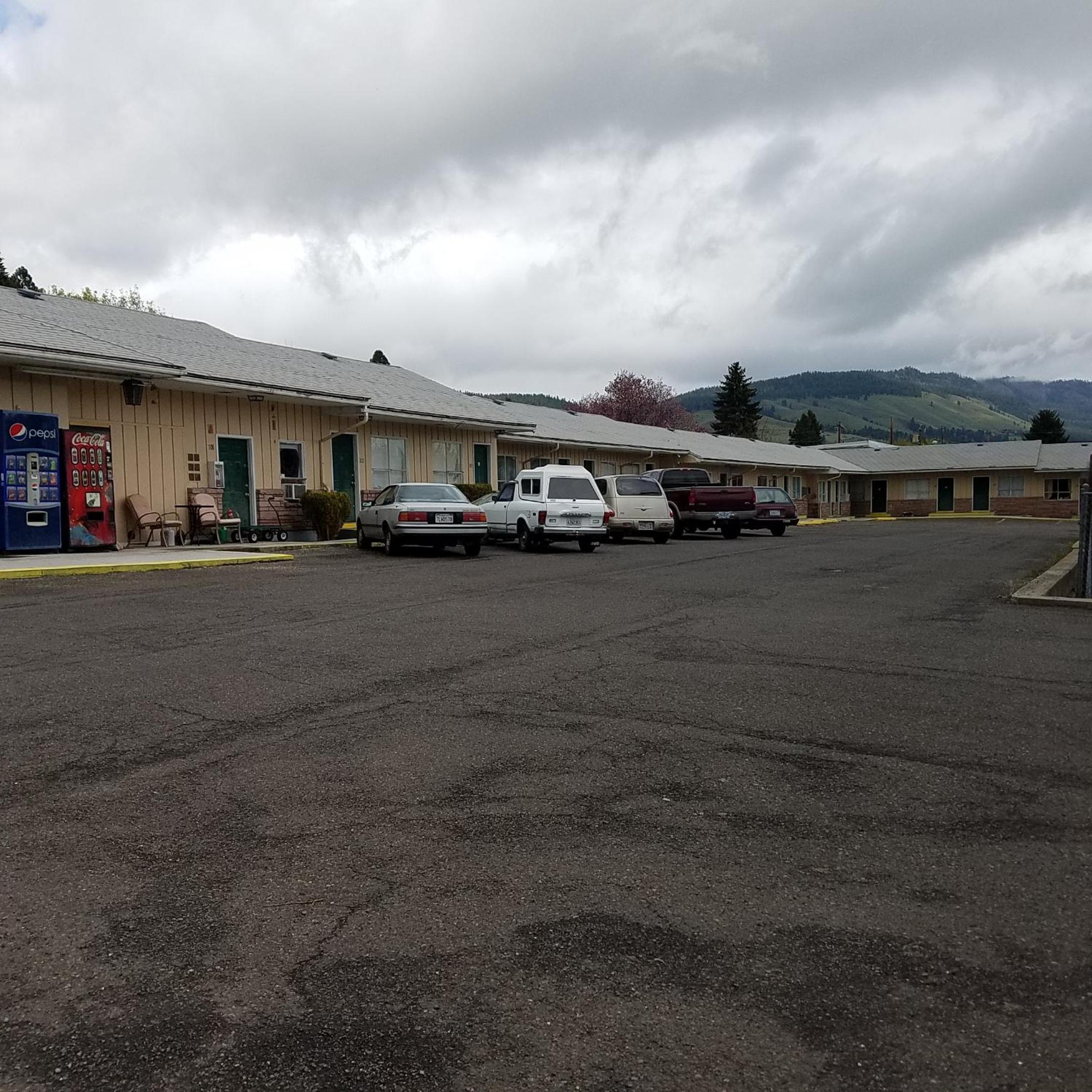 Greenwell Motel view 2