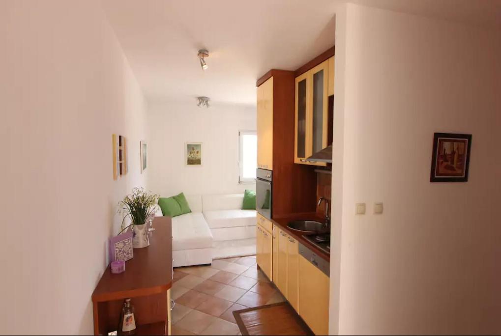 Apartment in Čiovo near beach, Trogir view 5