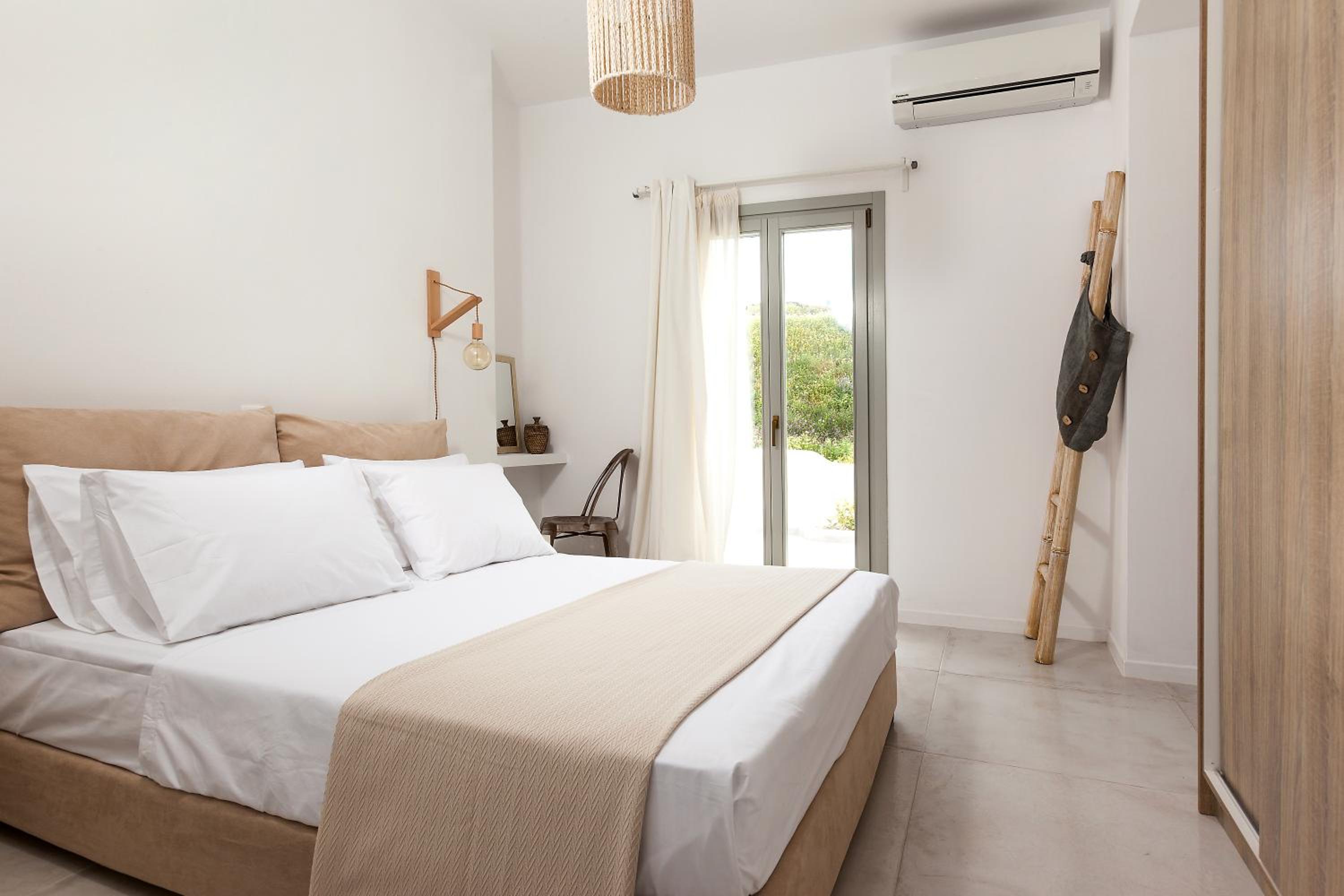 Villa Vinea Santorini