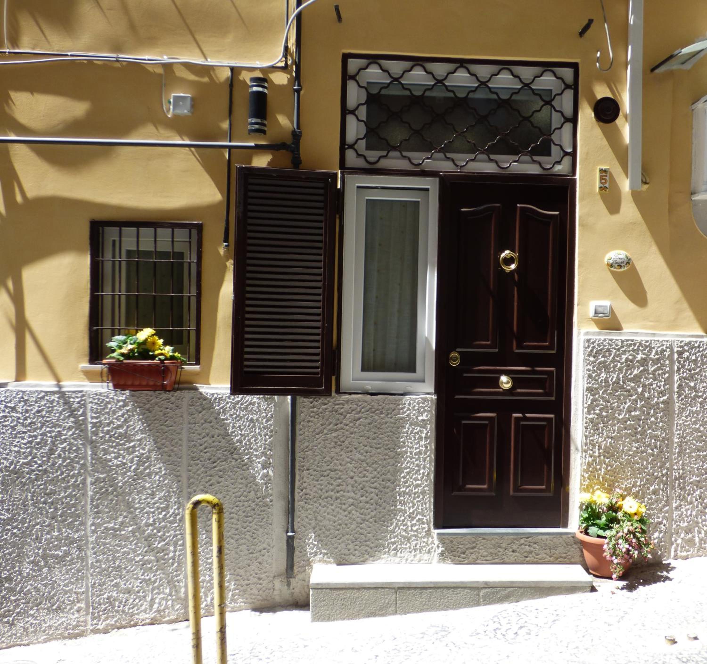 Lemon House Apartment