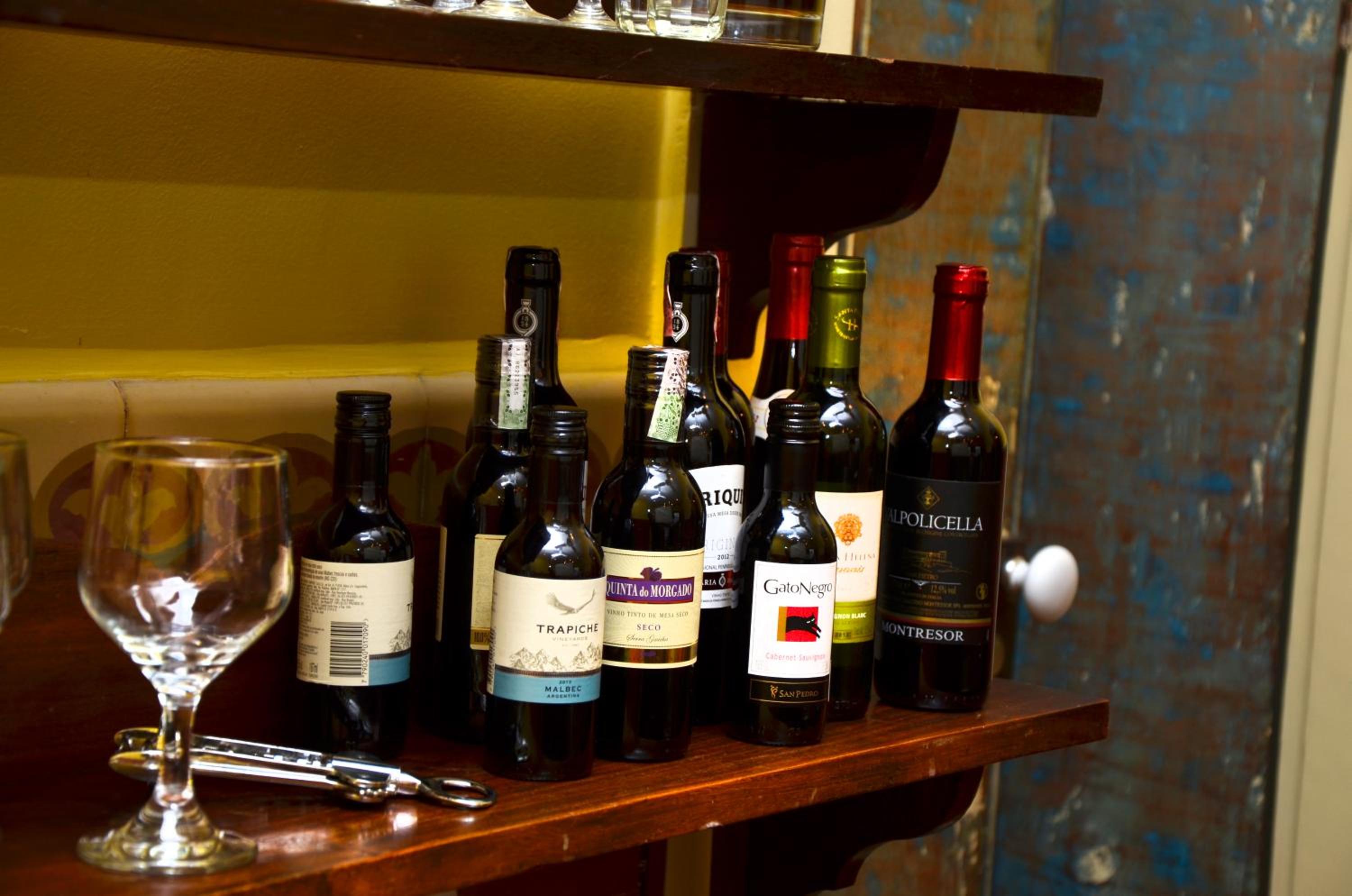 bar