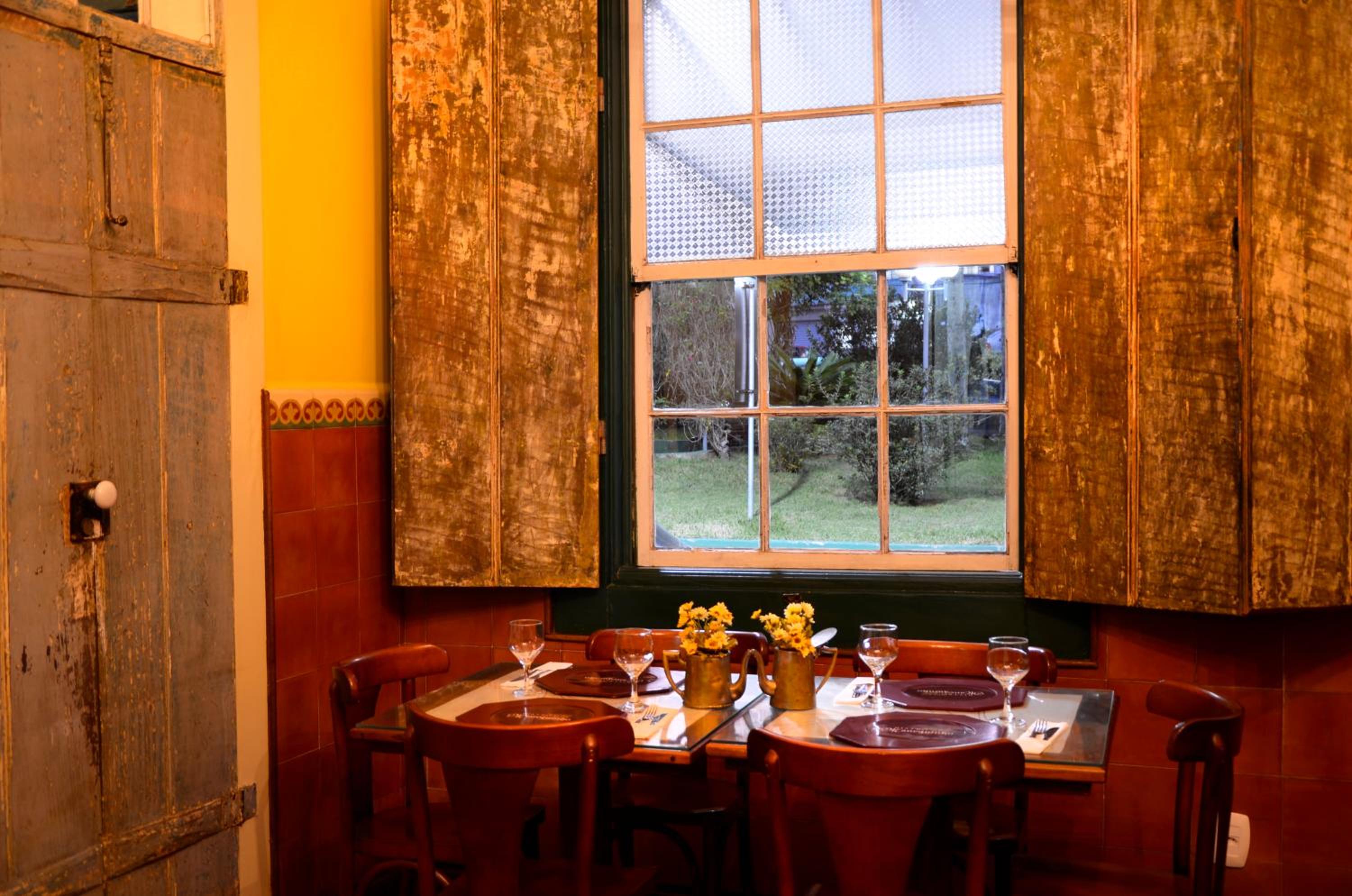 restaurant