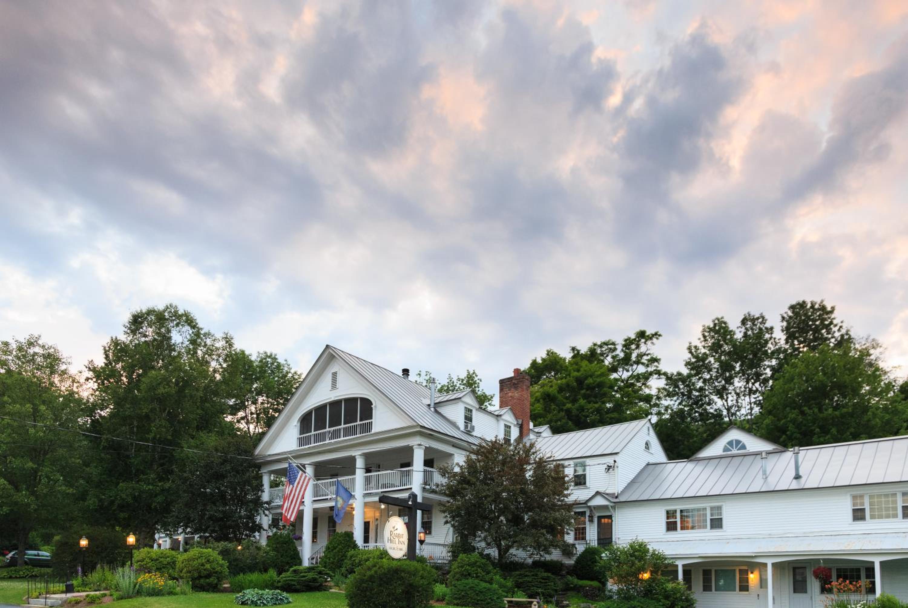 Hotel Rabbit Hill Inn