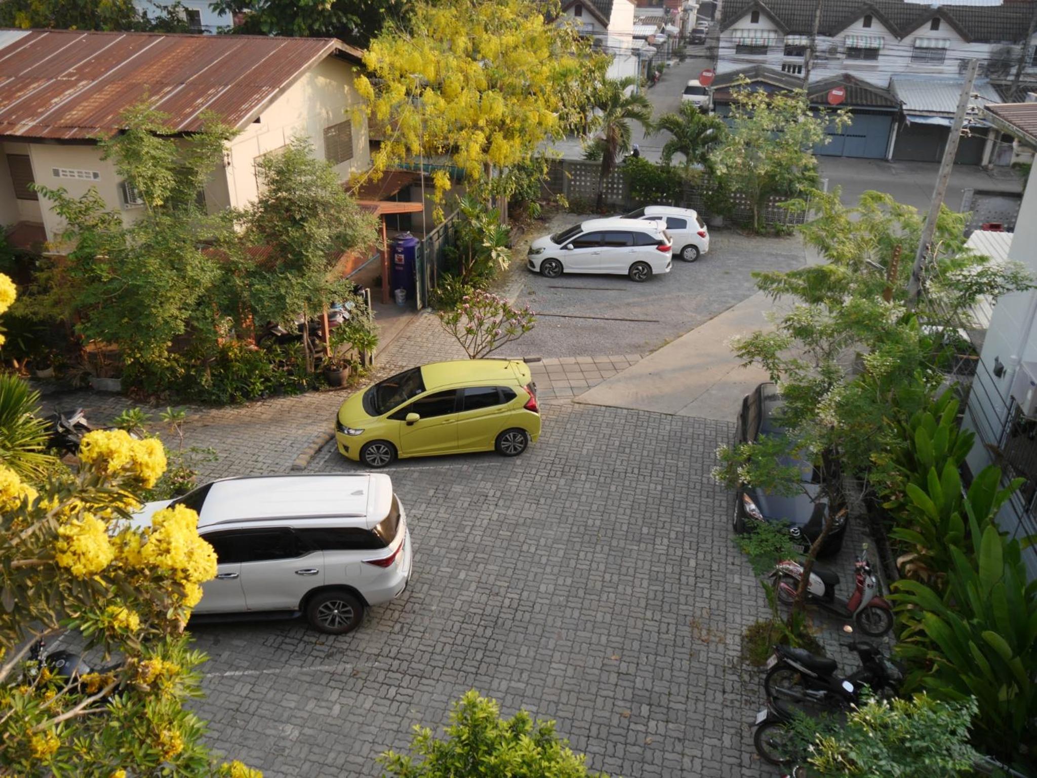 Pakdee House