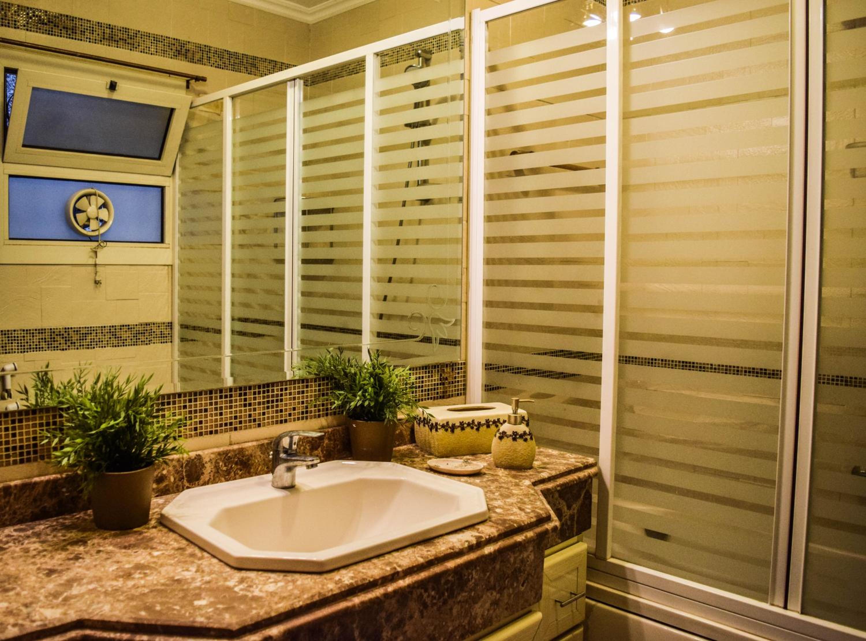 Shata Apartment - Families Only