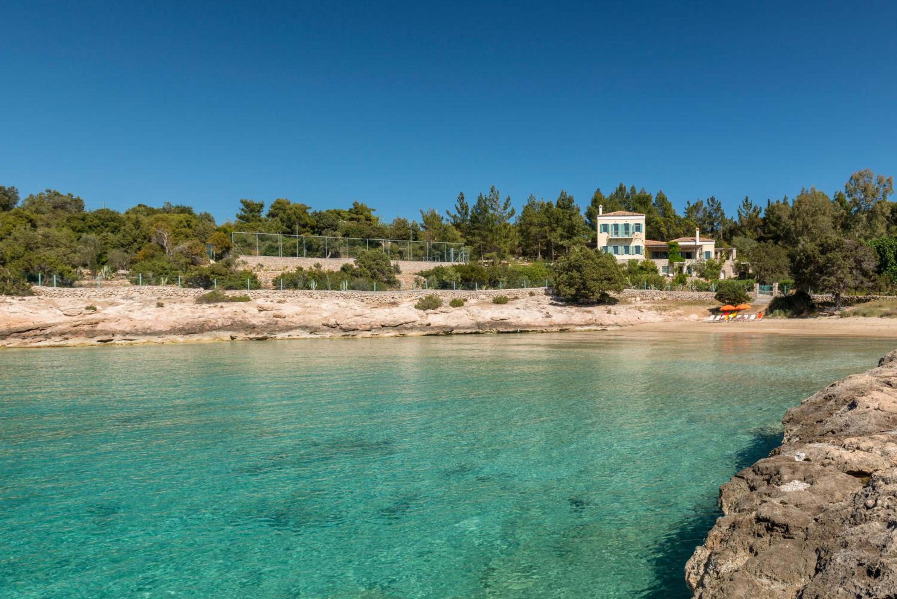 Electra Beachfront Villa