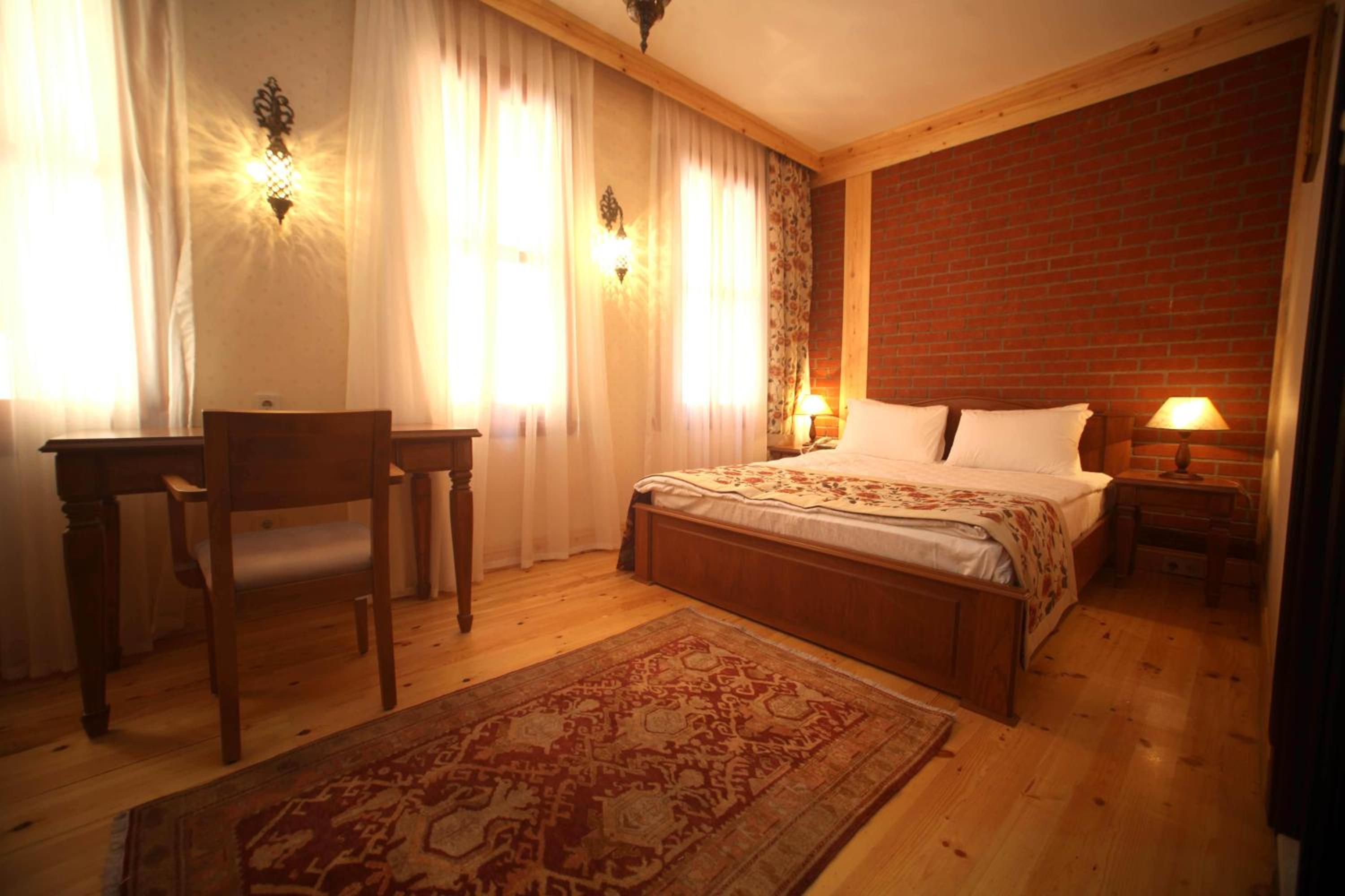 Lalinn Hotel