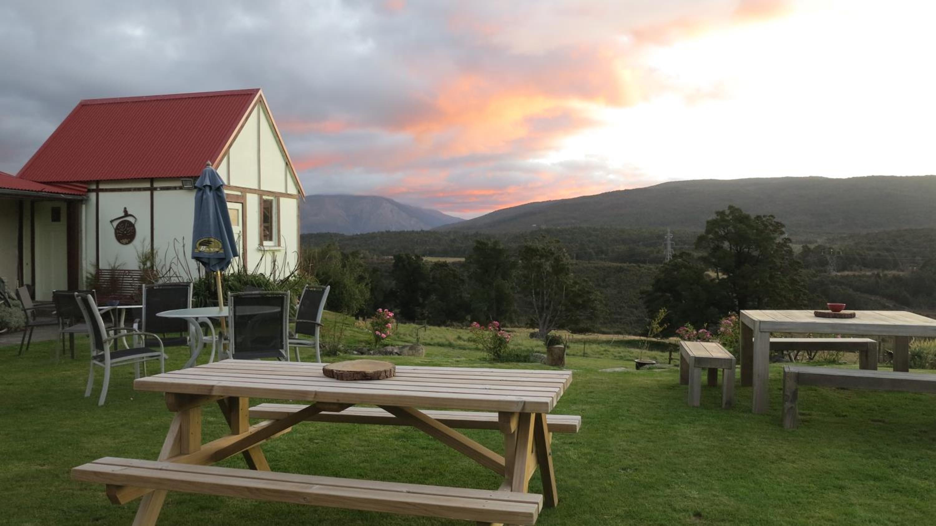 Tophouse Mountainview Cottages