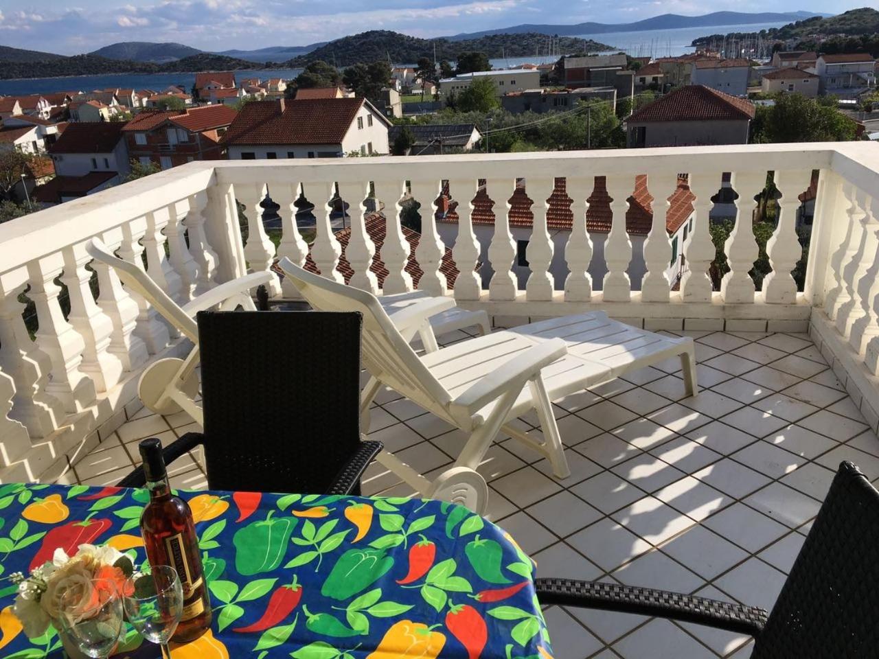 Apartments Jareb