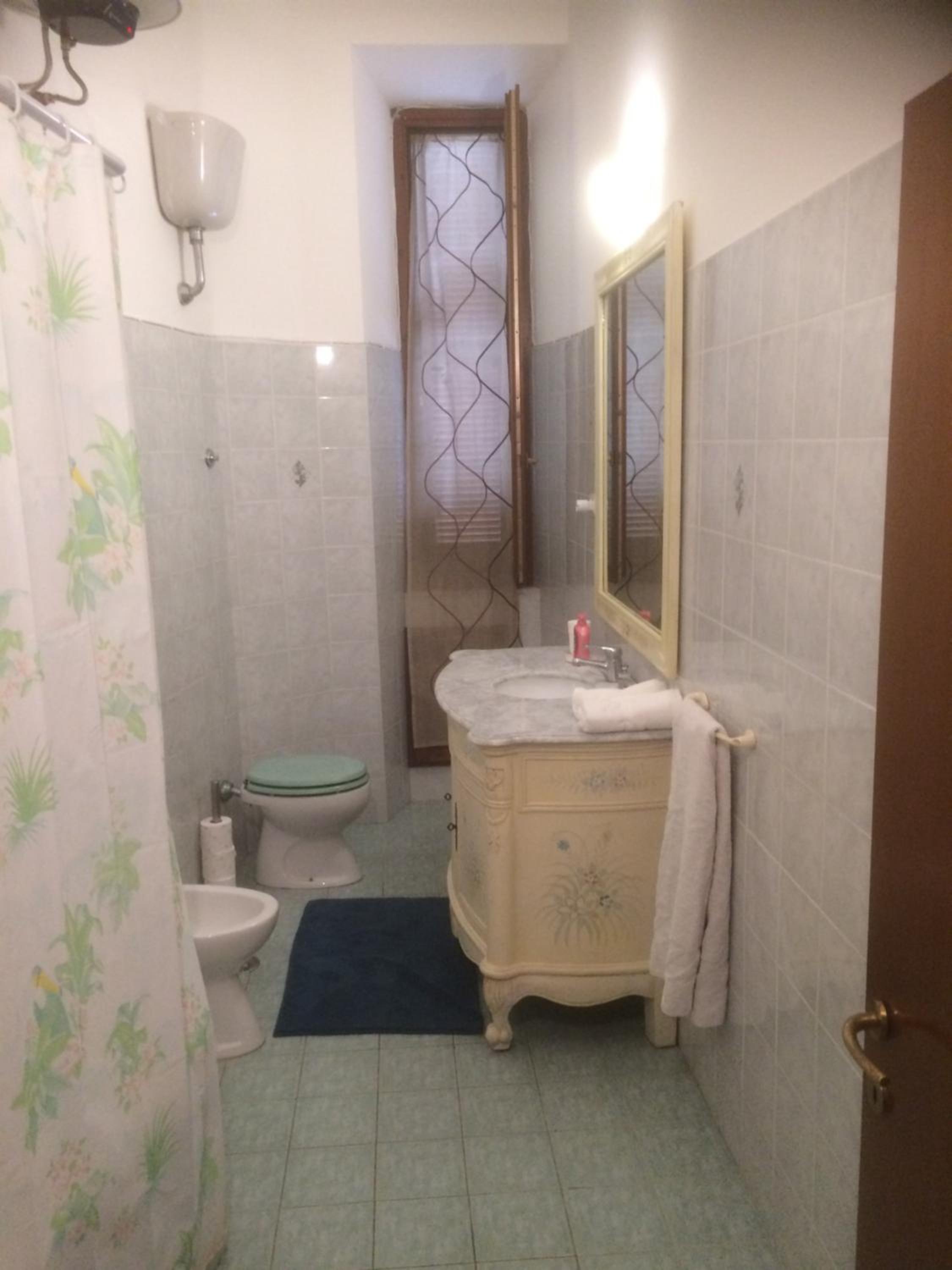 WHOLE HOLIDAY HOME APARTMENT FANTASTIC CIVITAVECCHIA da Pamino & Priscilla con due Camere letto!