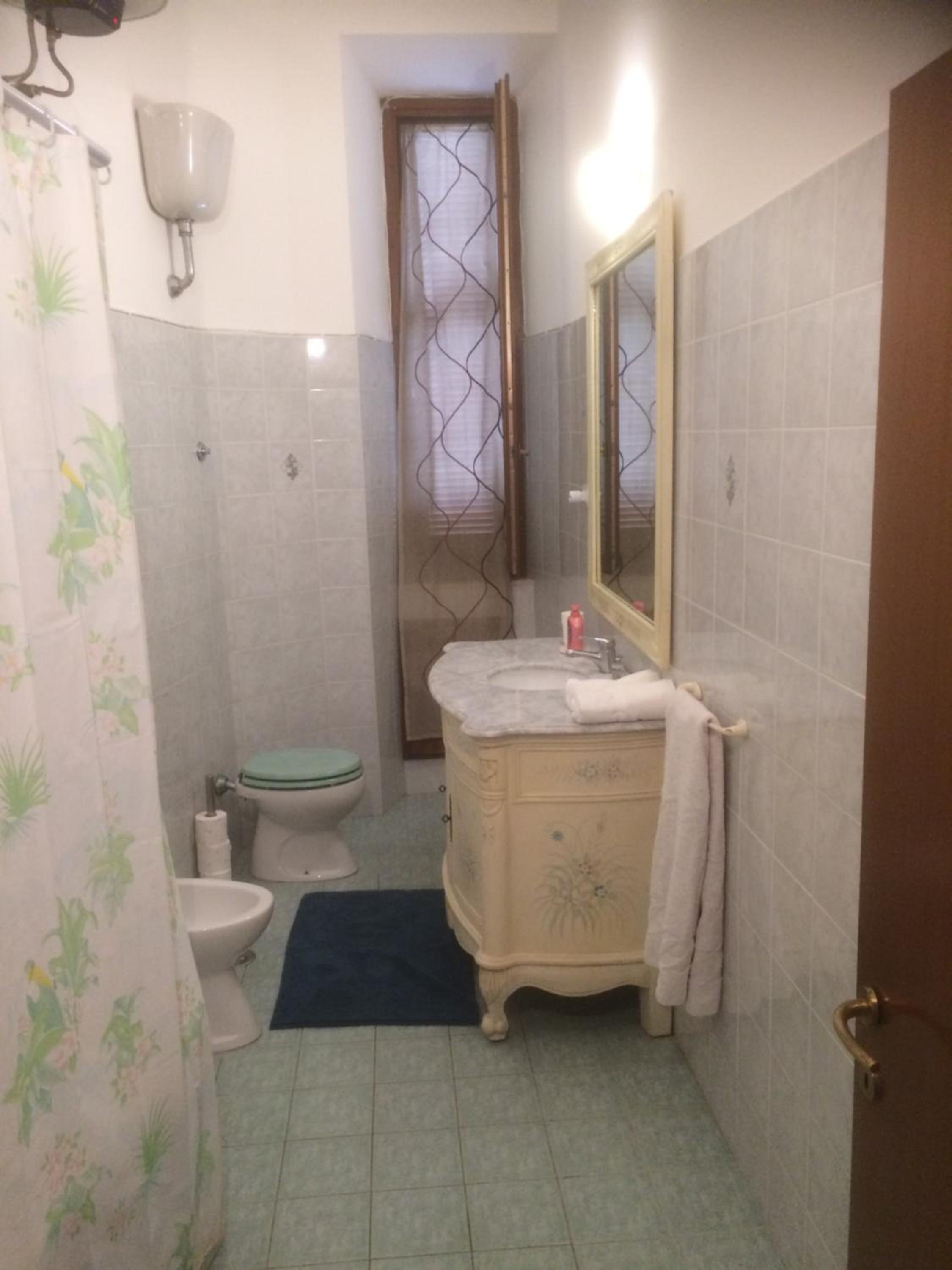 WHOLE HOLIDAY HOME APARTMENT FANTASTIC CIVITAVECCHIA da Pamino & Priscilla con due Camere letto!