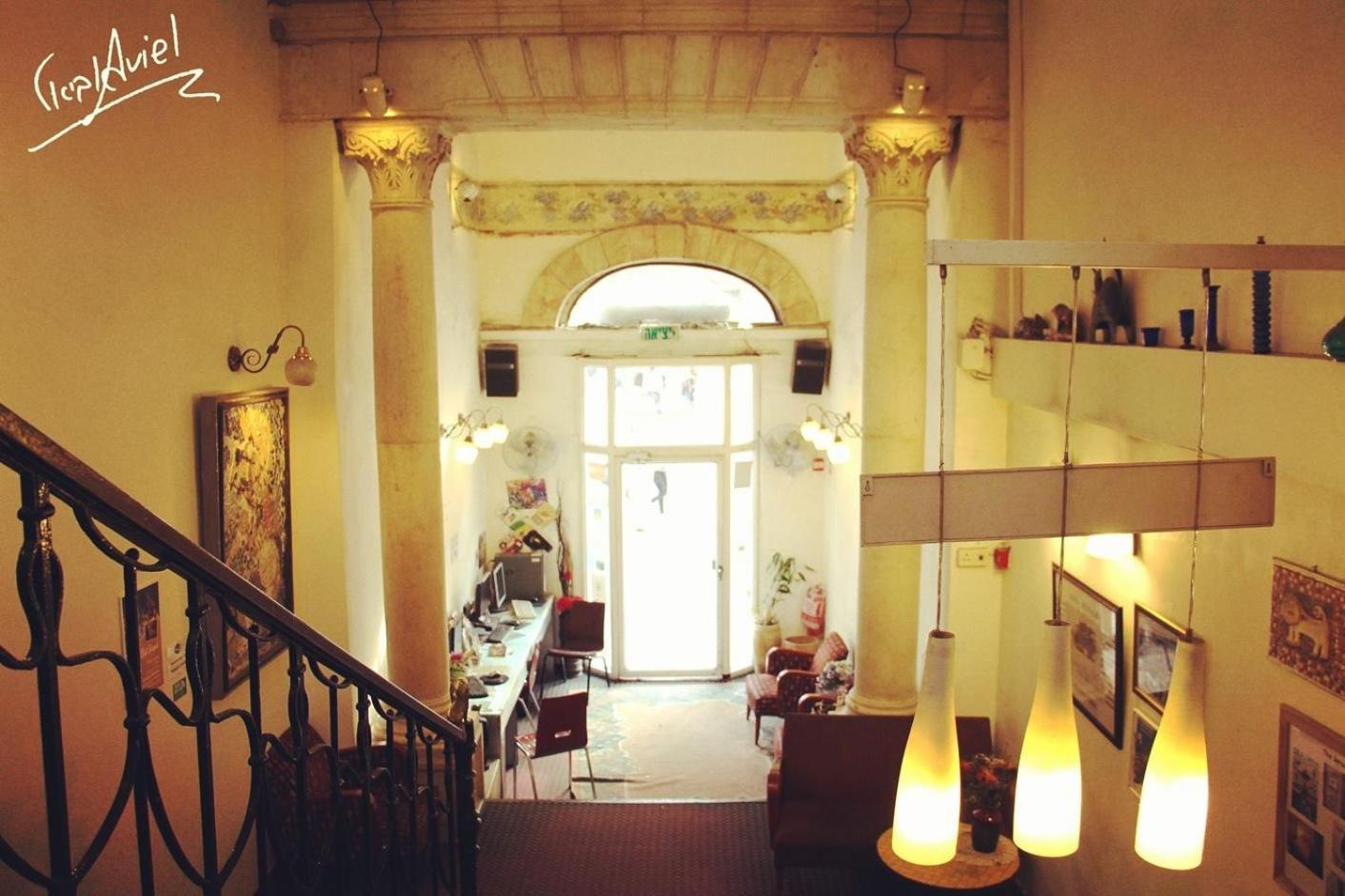 Ron Hotel
