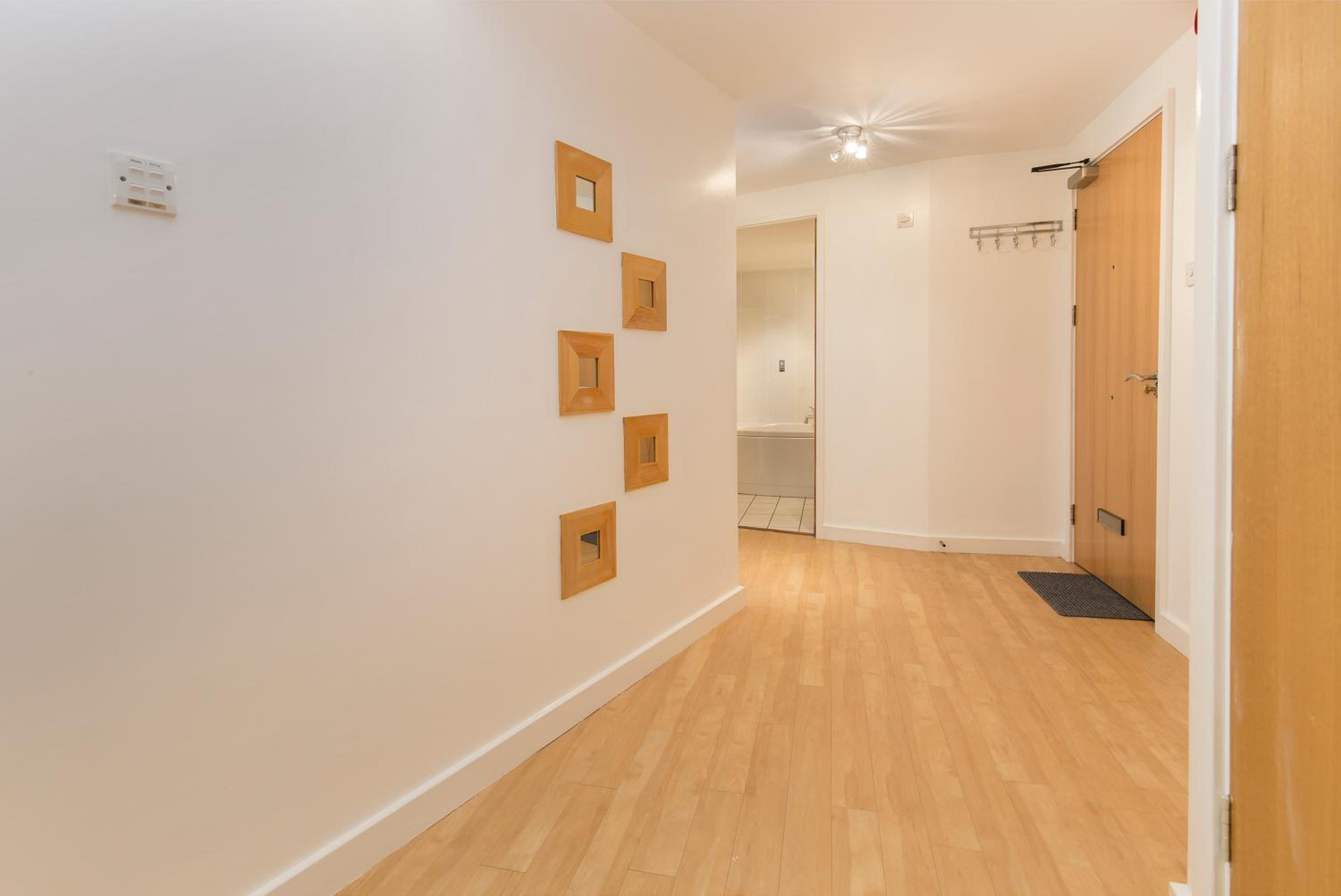 Raleigh Square - 2BR Ground-Floor Apartment in Nottingham