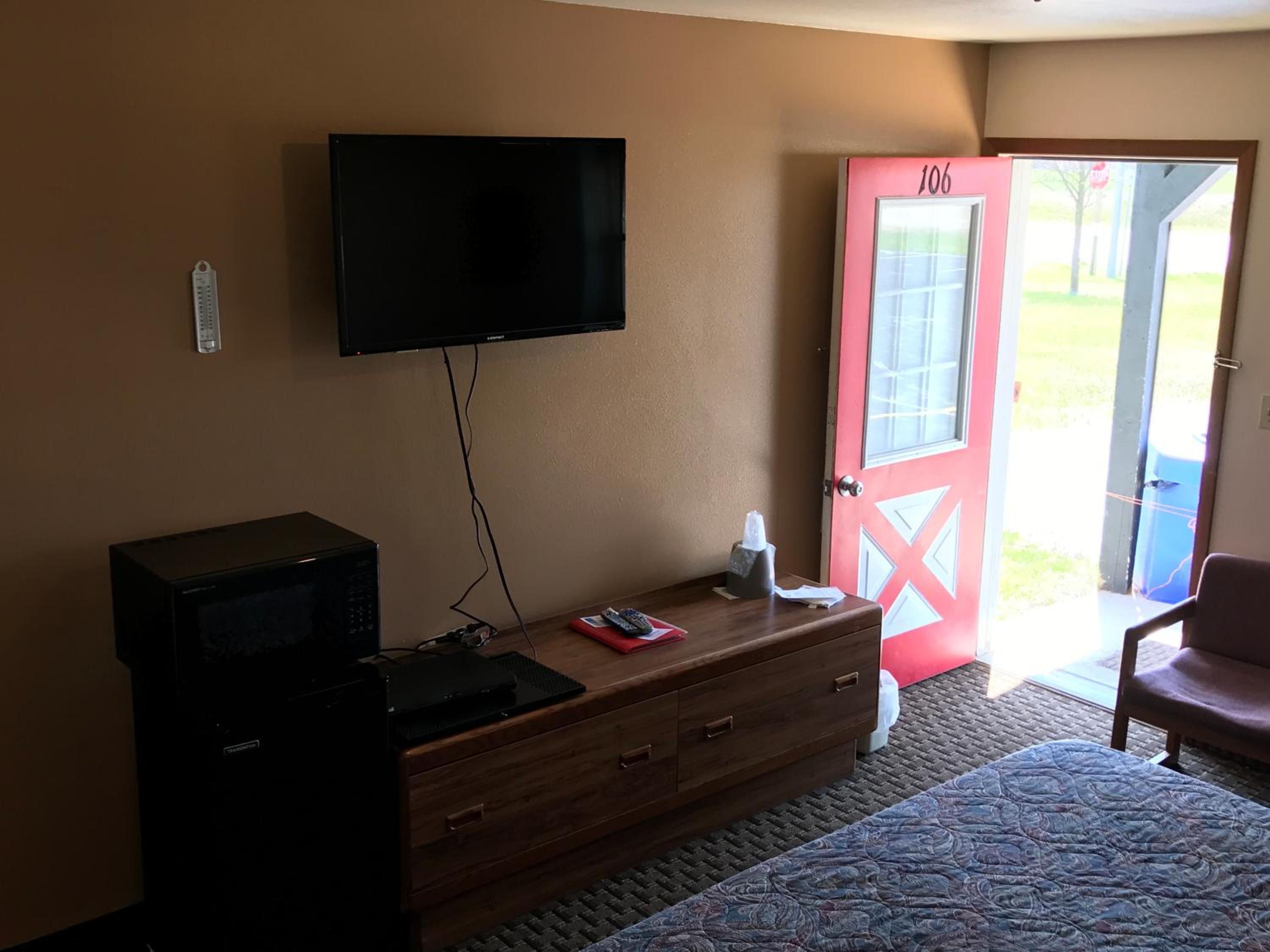 Exxon Quik Stop & Motel