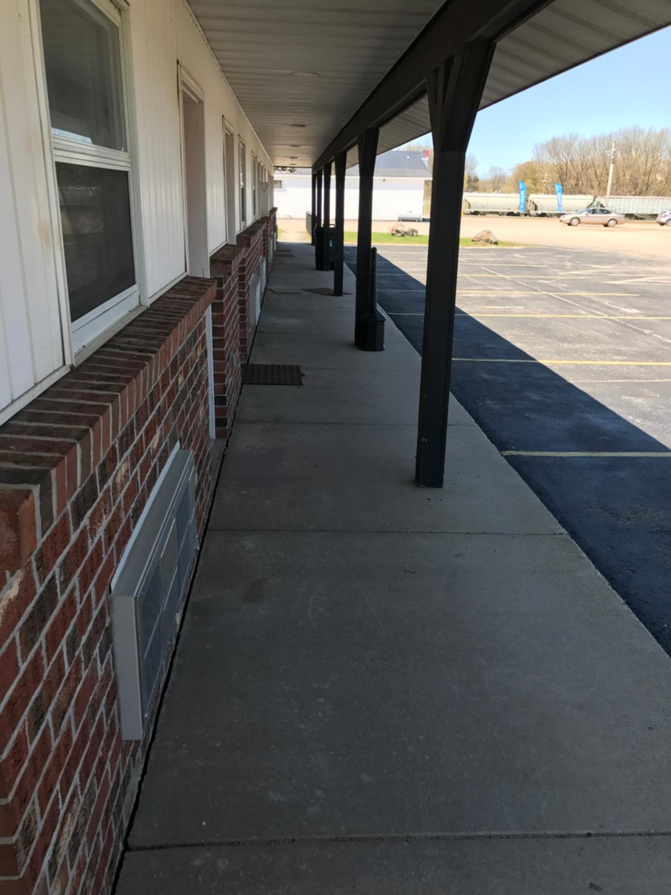 Exxon Quik Stop & Motel