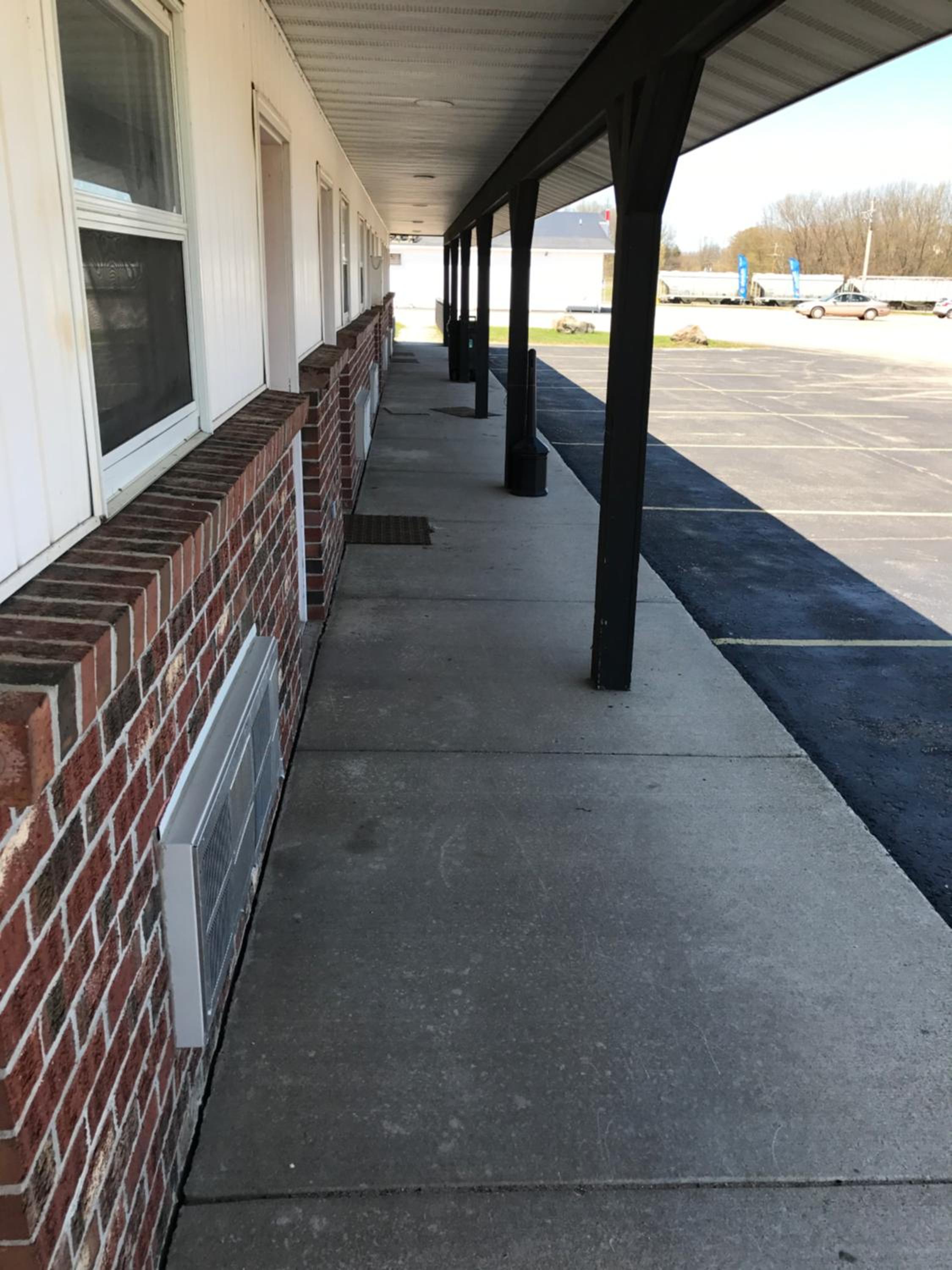 Exxon Quik Stop & Motel