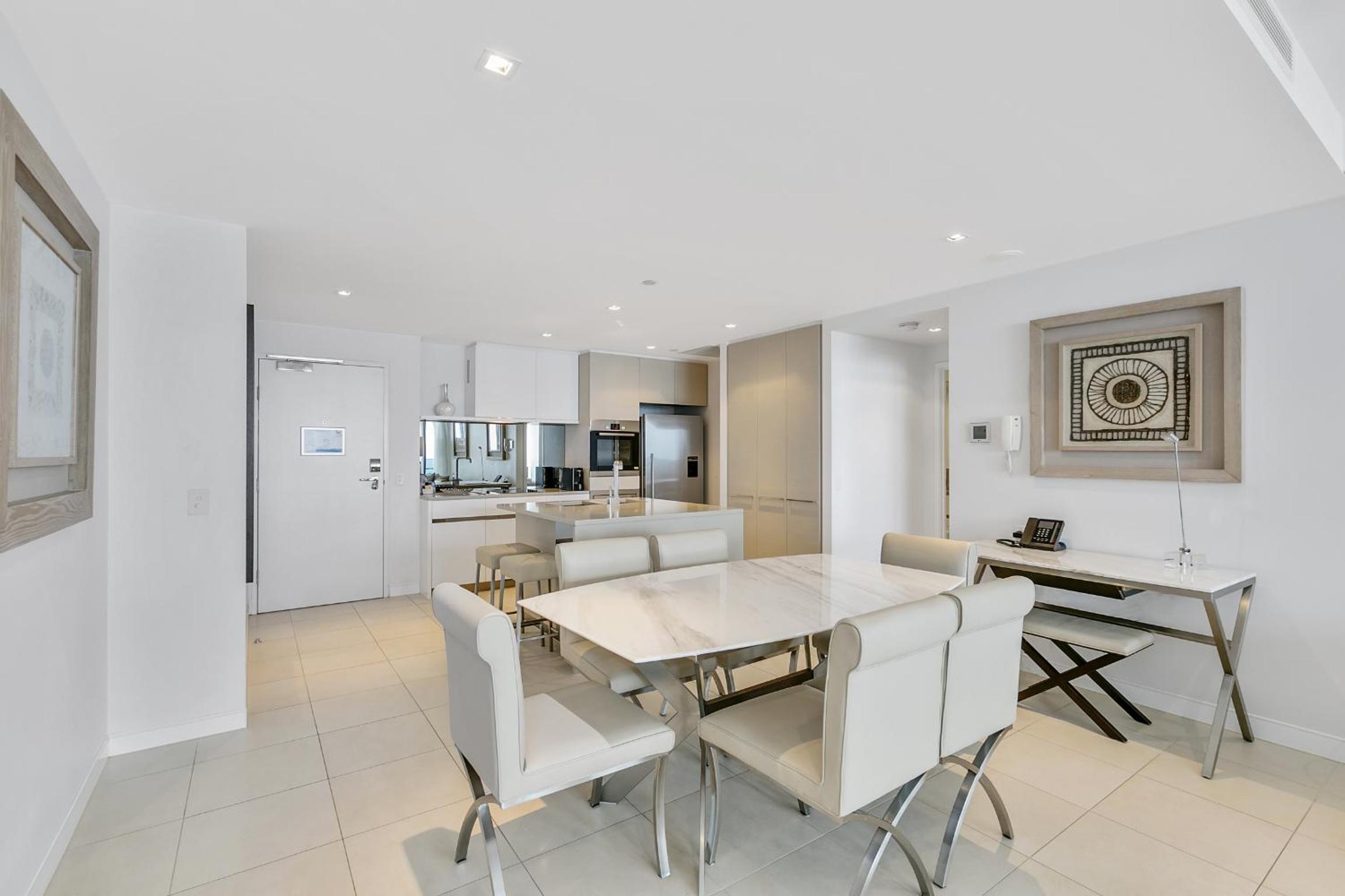 Soul Beachfront Apartments - HR Surfers Paradise