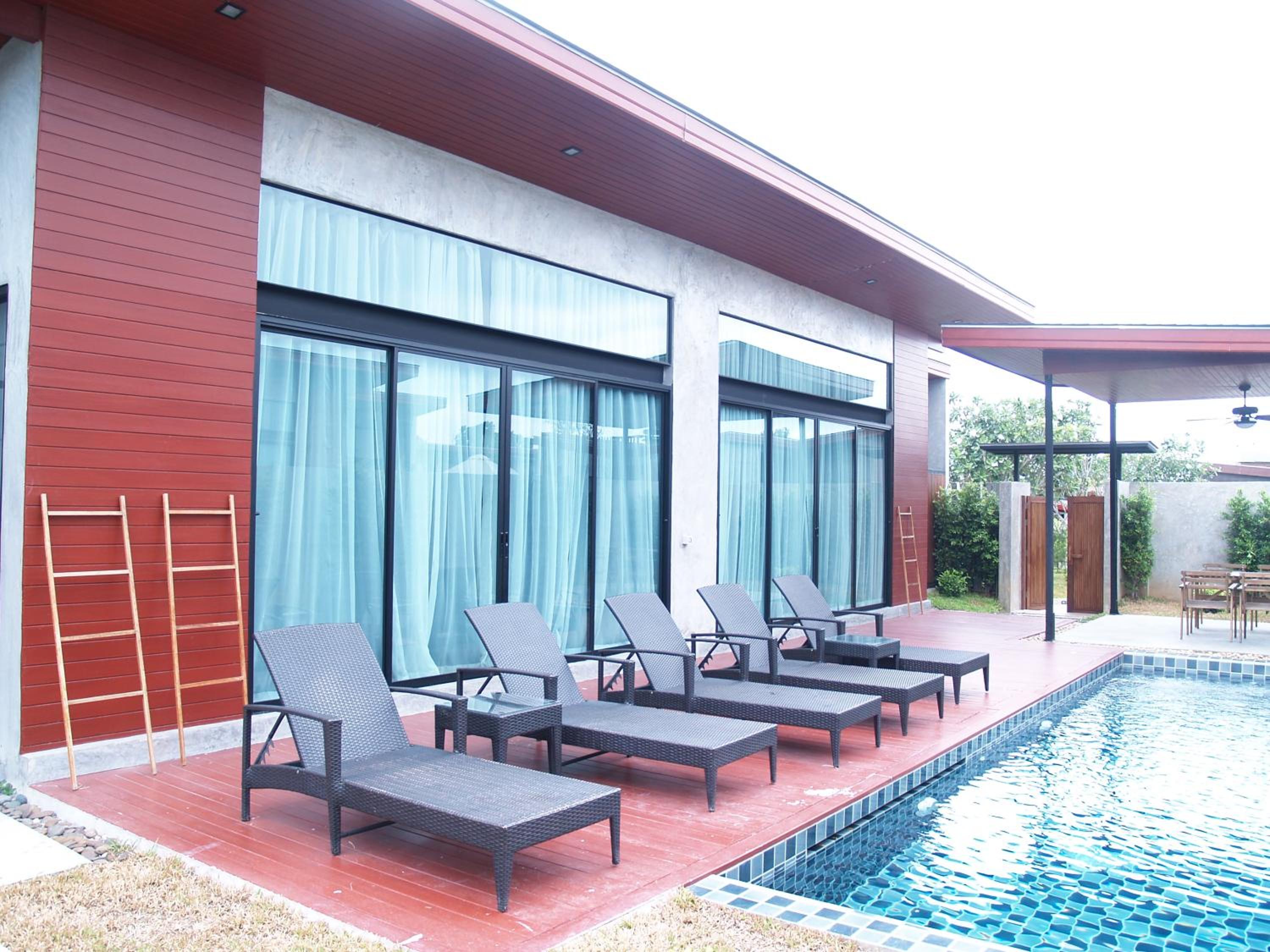 Sunday Sea Two Pool Villa Pattaya