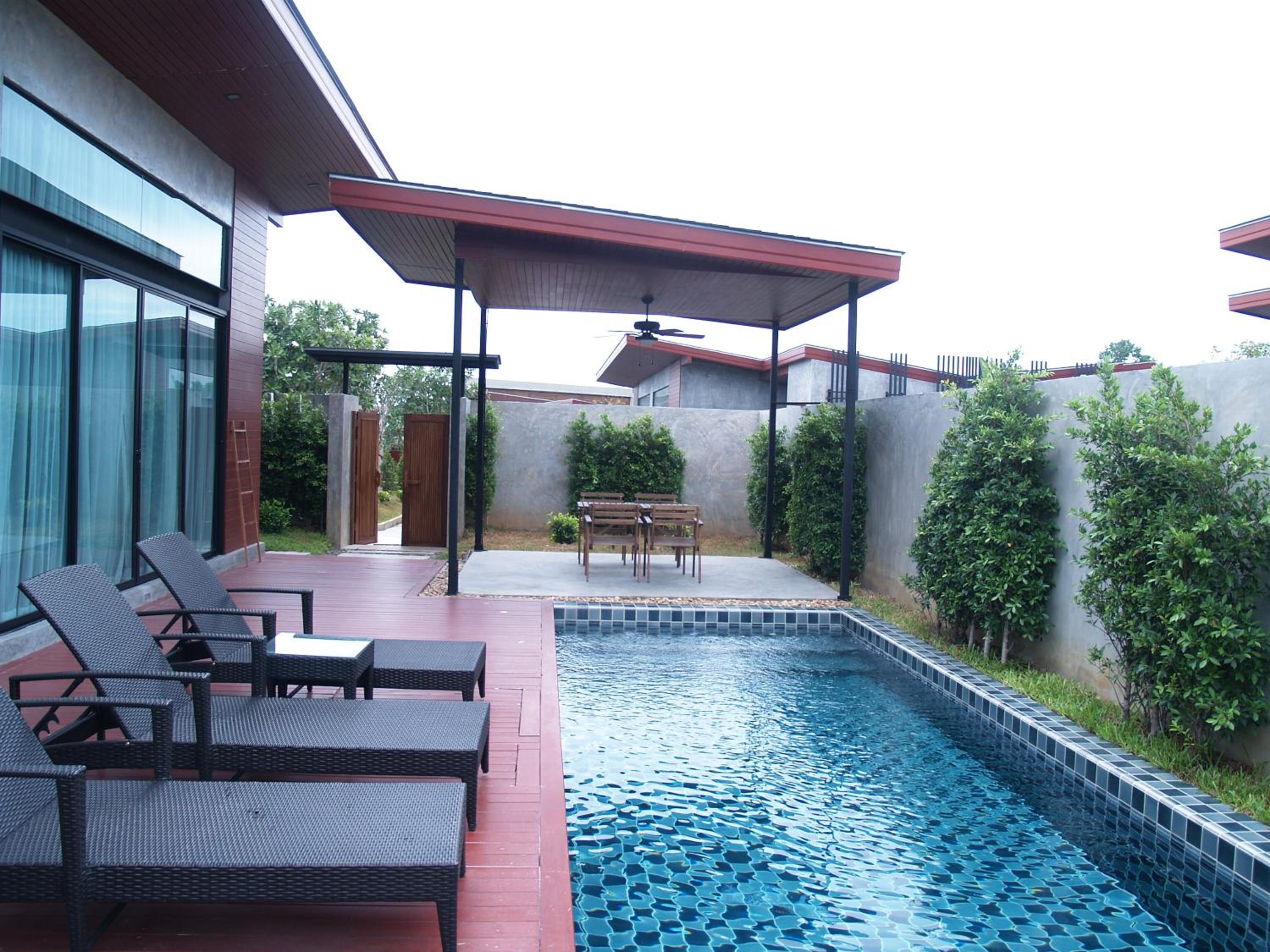 Sunday Sea Two Pool Villa Pattaya