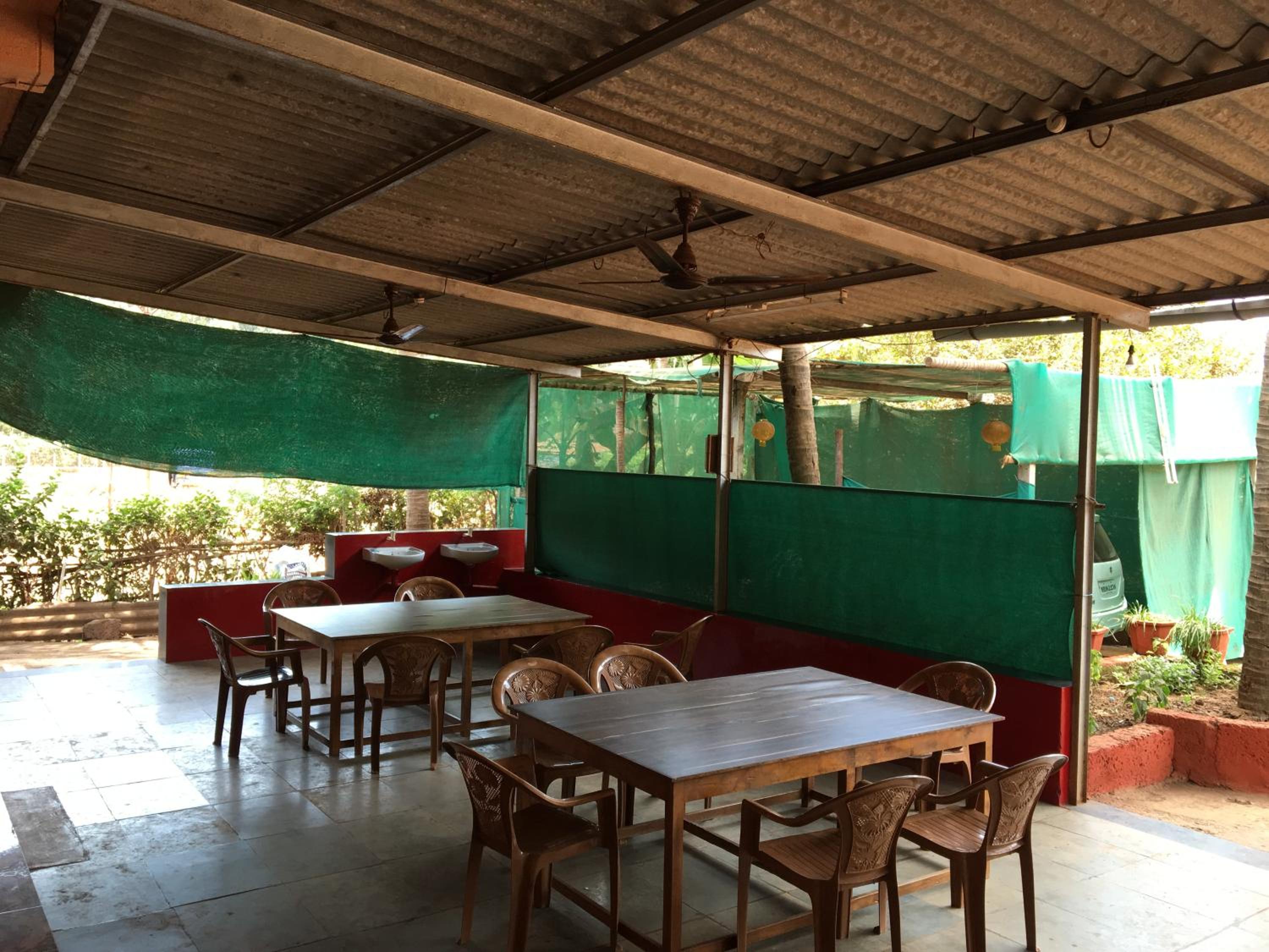 Hotel AVIRAJ NIVAS