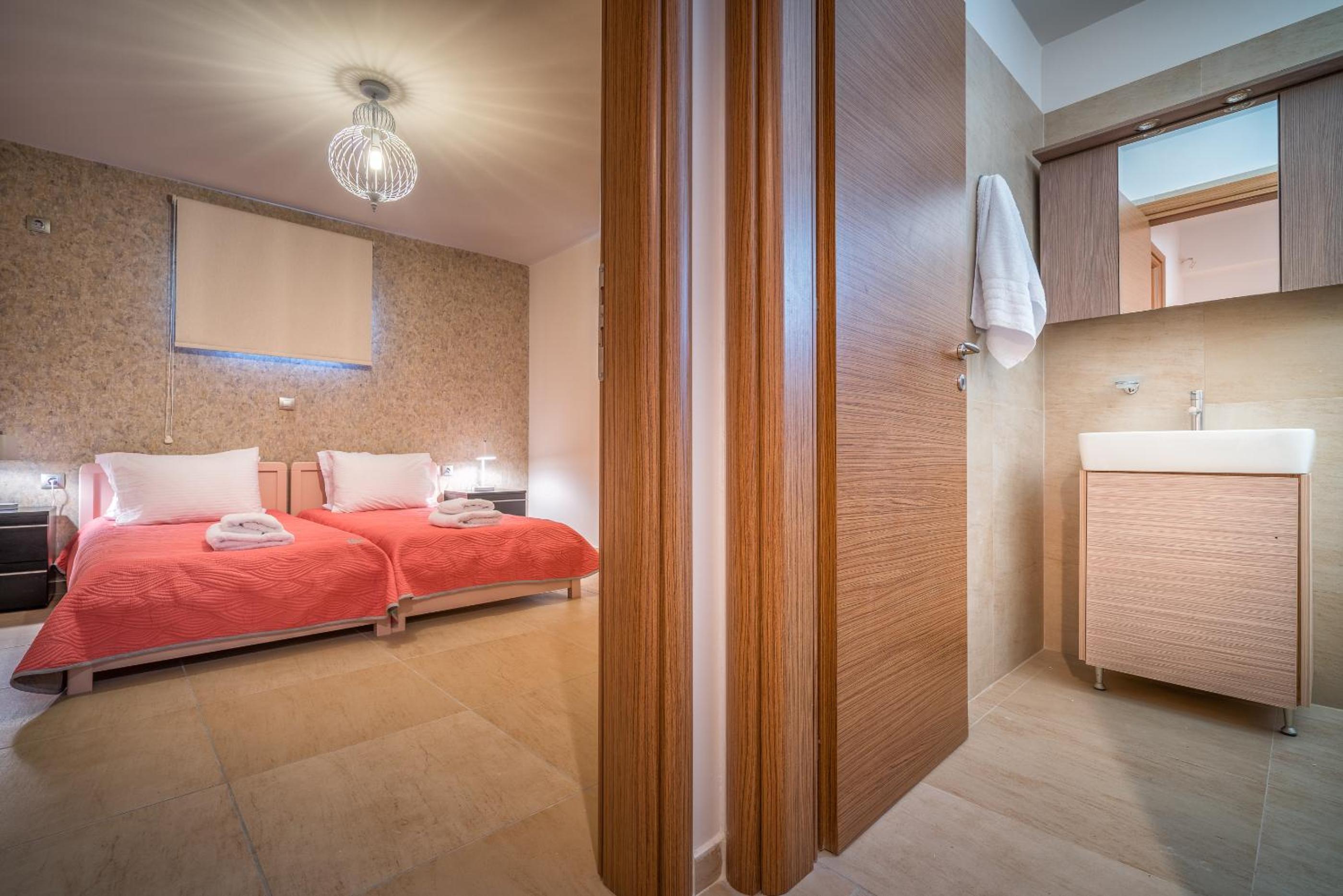 Villa Merovigli - Sea Views & Private Pool, Ideal for Large Groups, by ZanteWize photo 4