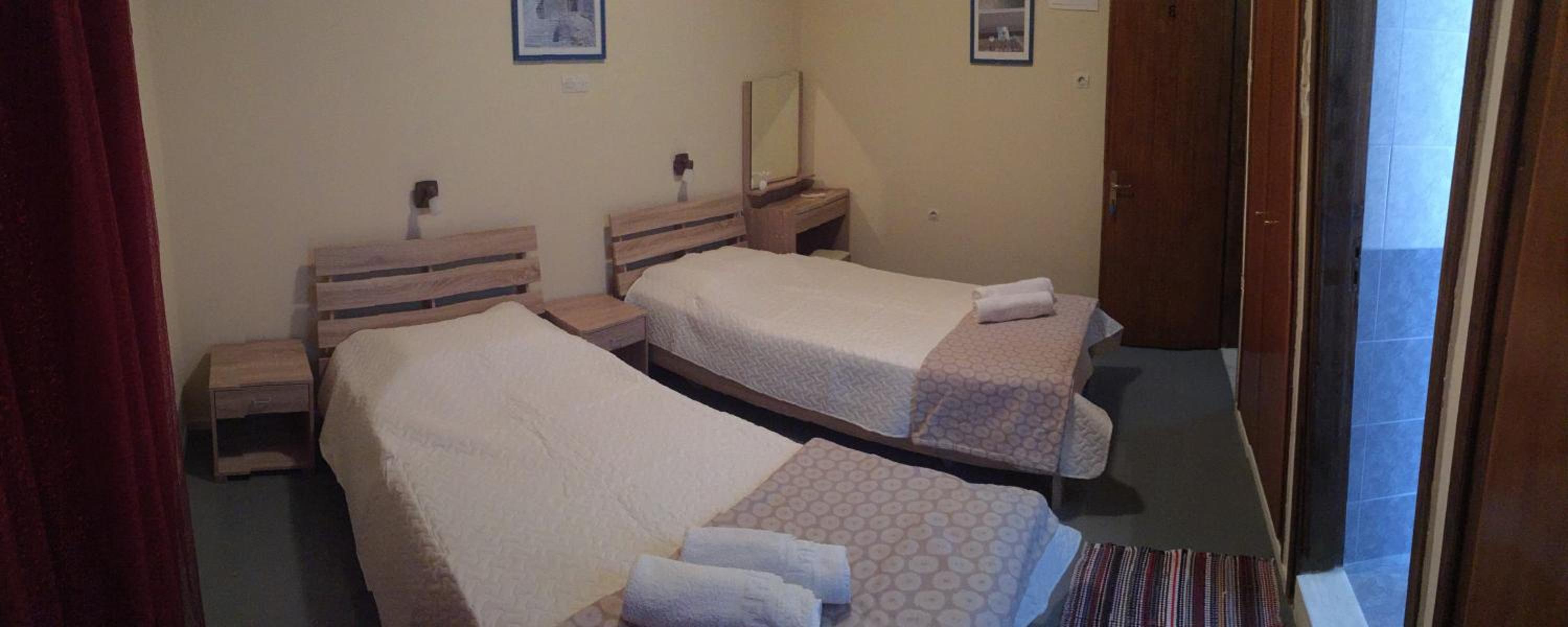 Platanos Rooms