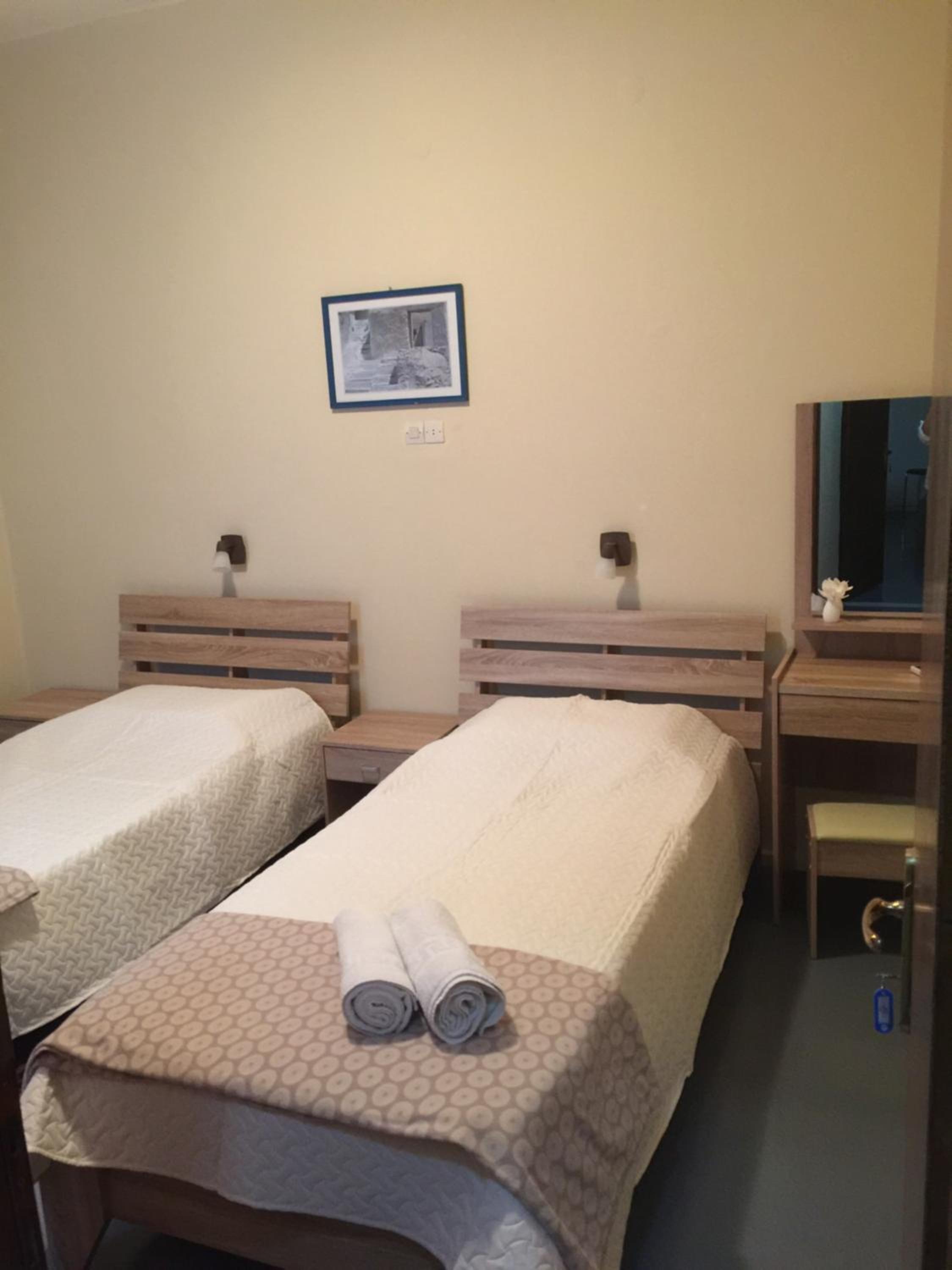 Platanos Rooms