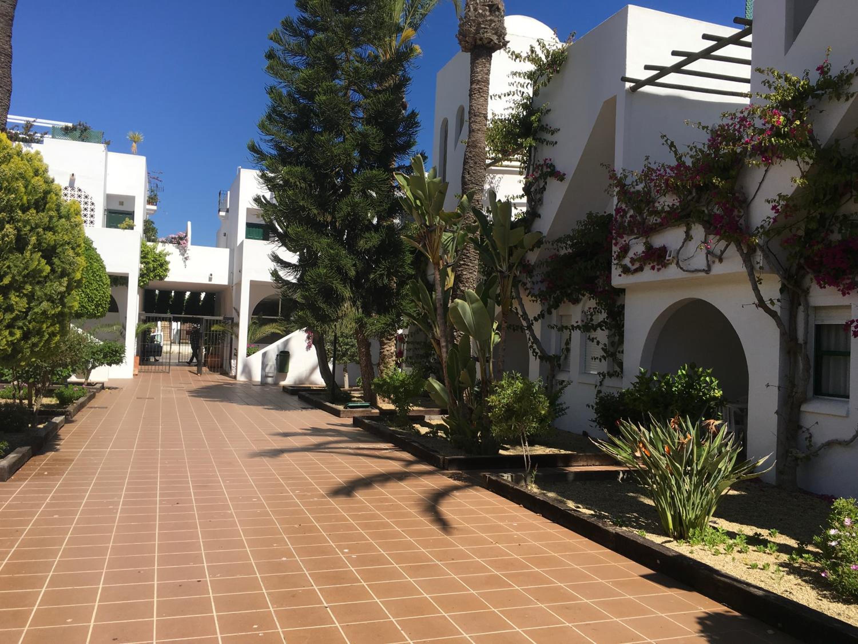 Apartamentos Torrelaguna en Vera — building