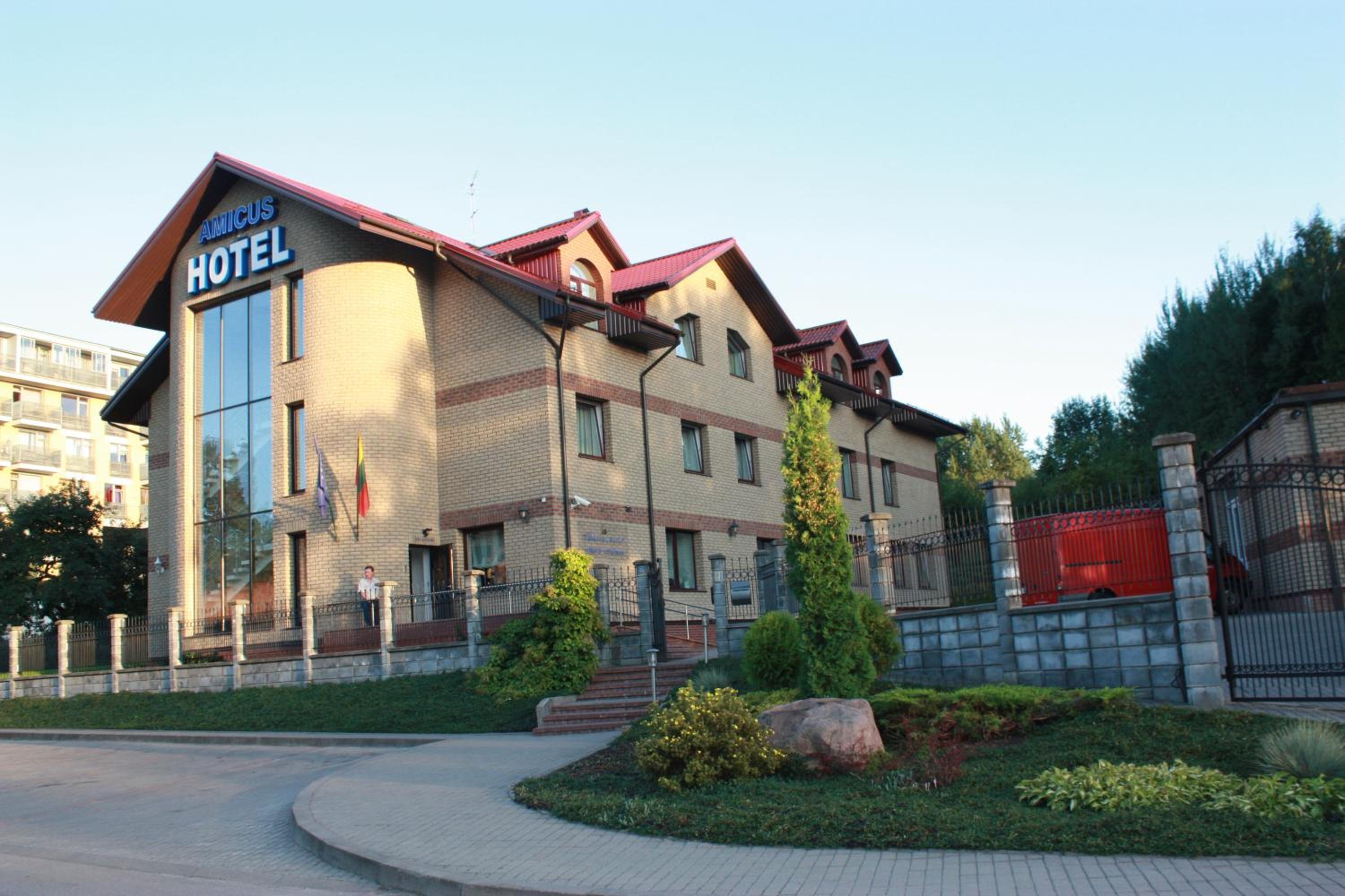 Hotel Amicus Hotel - Image 1