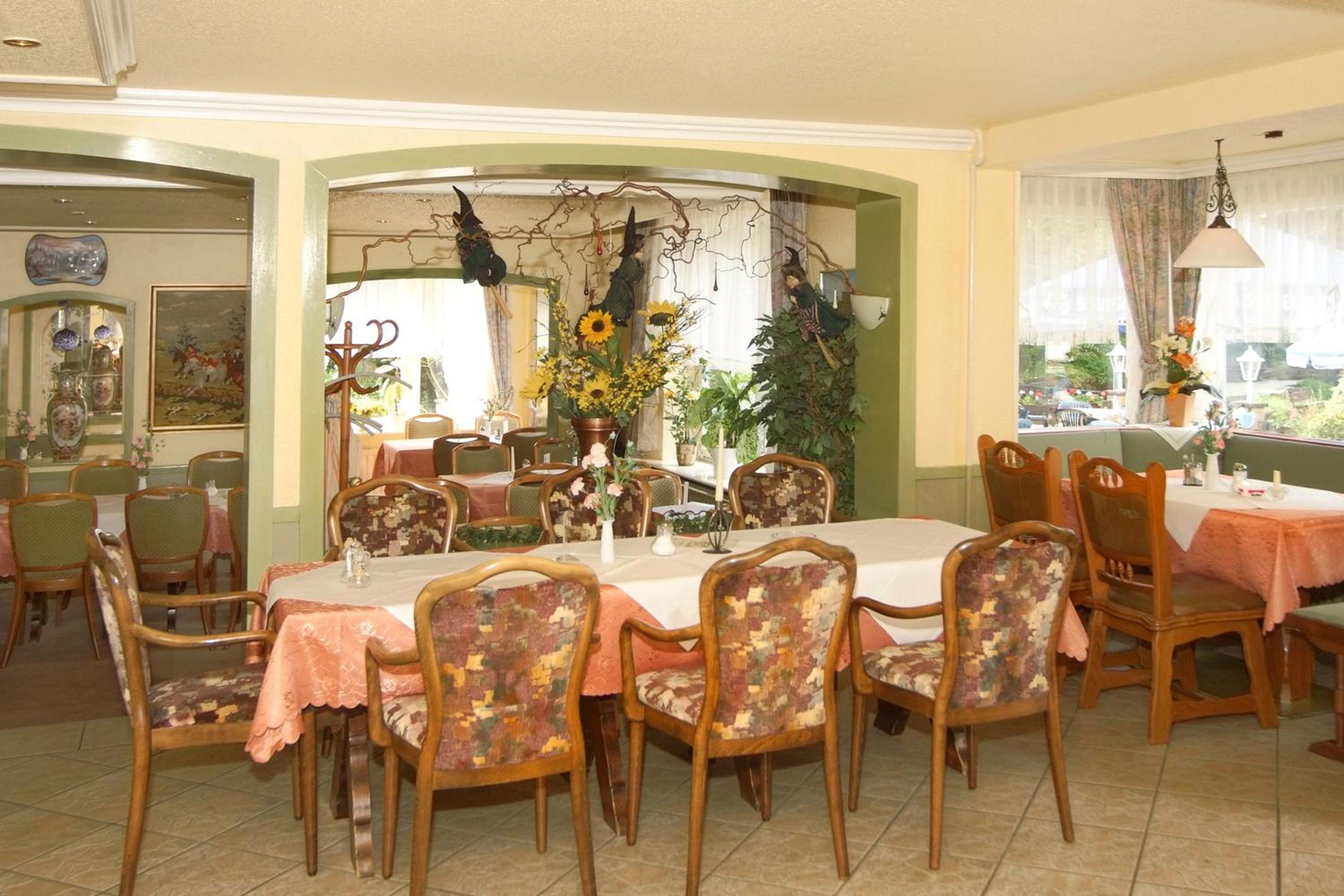 Hotel-Café-Restaurant Parkhaus