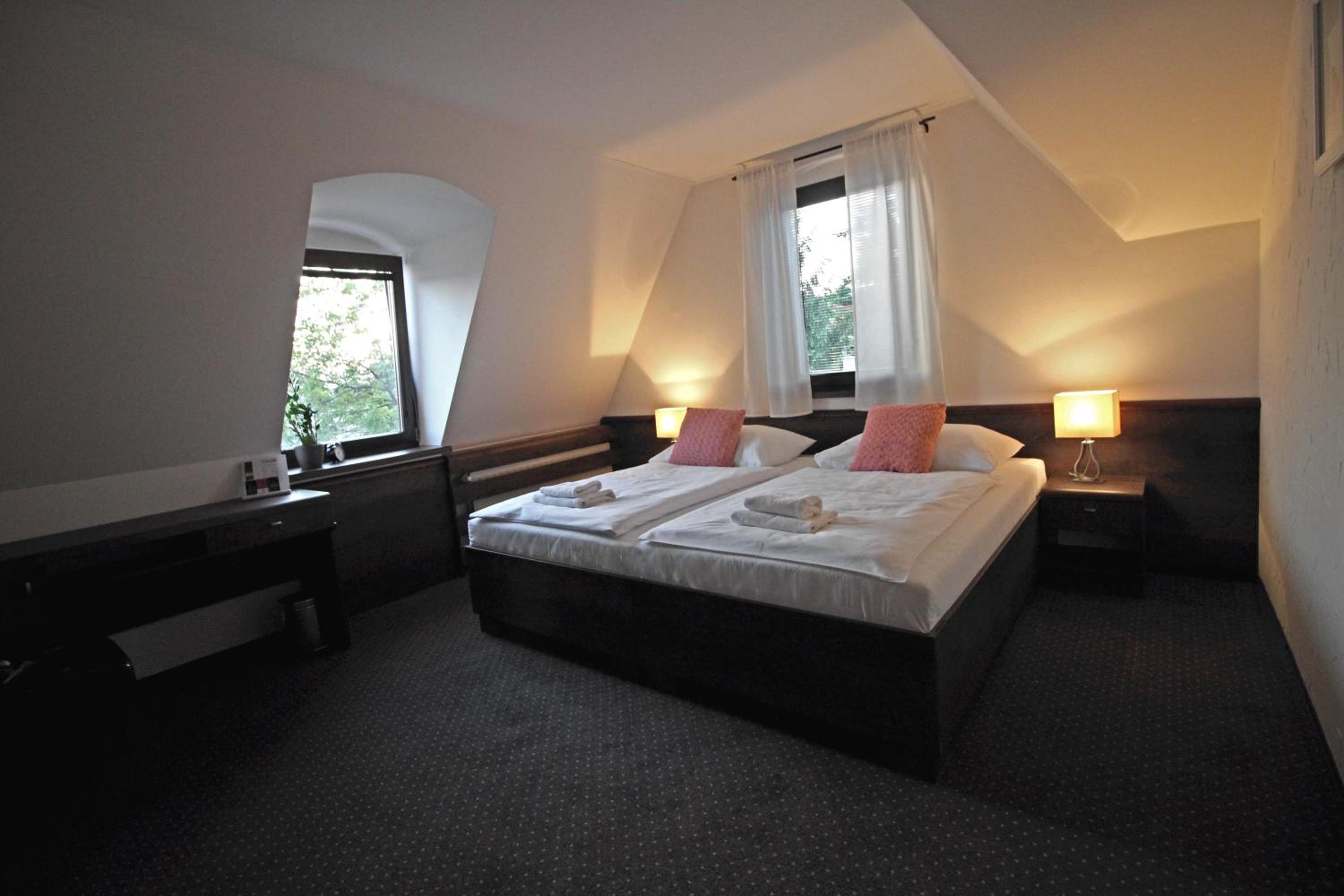 Penzión Wellness & Restaurant Zoborská, free parking